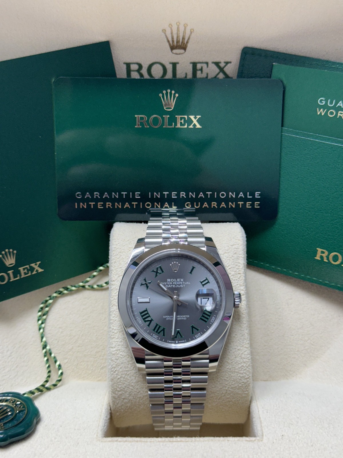Rolex Datejust 41mm FULL SET BOX AND PAPERS Wimbledon Dial Jubilee Band 126300