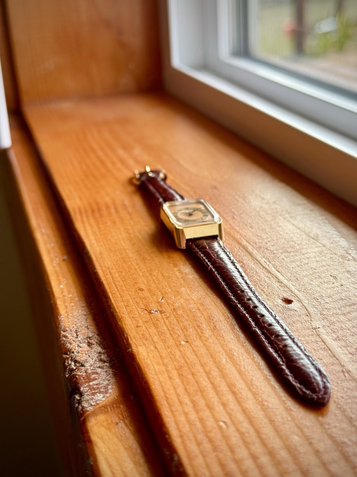 Rare Vintage Timex 1973 Women’s Dress Watch Gold Tank | Running New Band