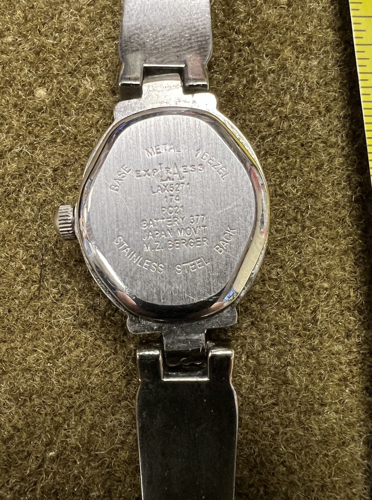 LA Express LAX5271 Genuine Diamond Quartz Ladies Watch New Battery Runs Well