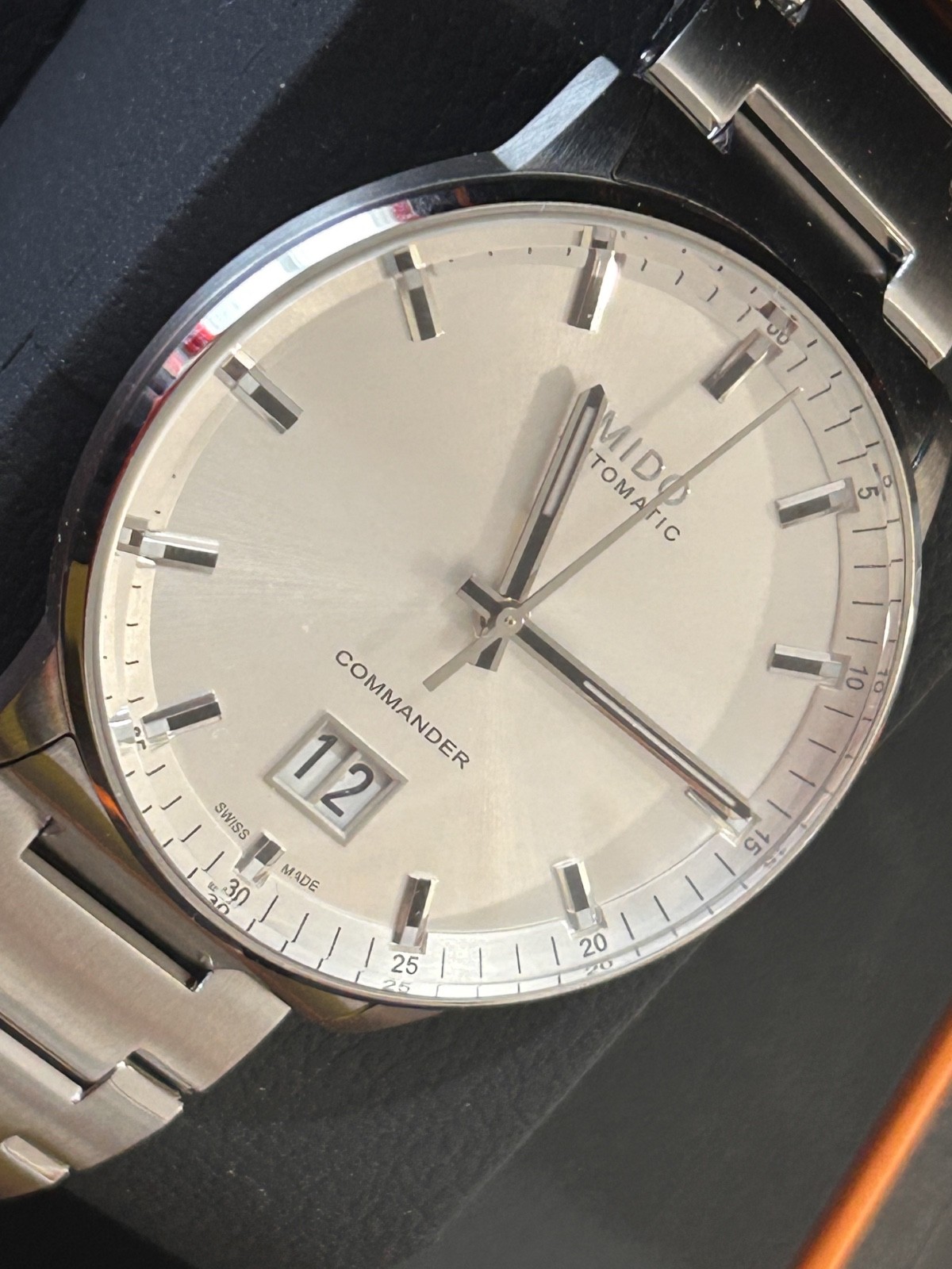 Mido Commander Big Date M021.626.11.031.00 42mm Silver Unworn Full Set