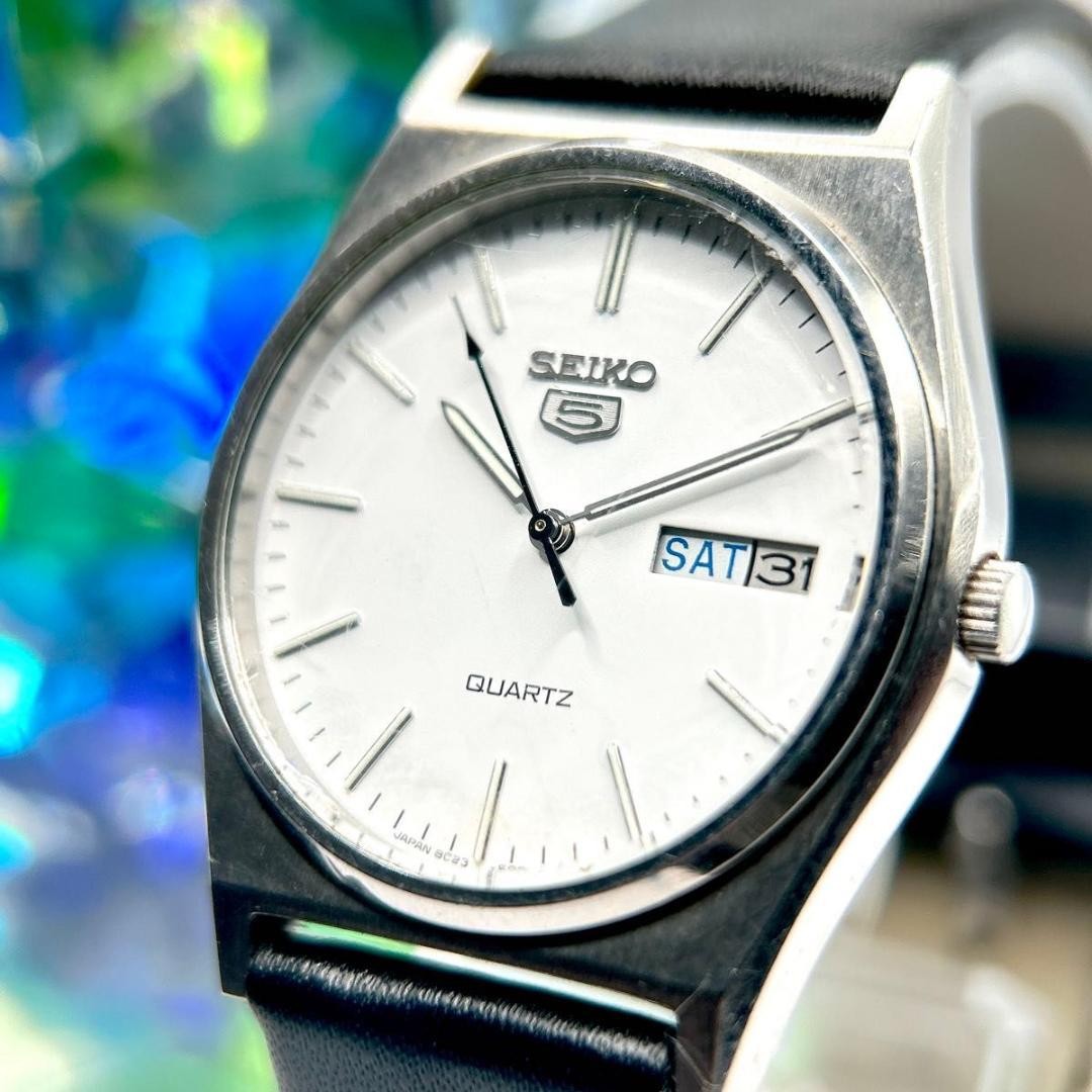 Seiko 5 Quartz Day-Date Wristwatch wrist 18.5cm/7.3in