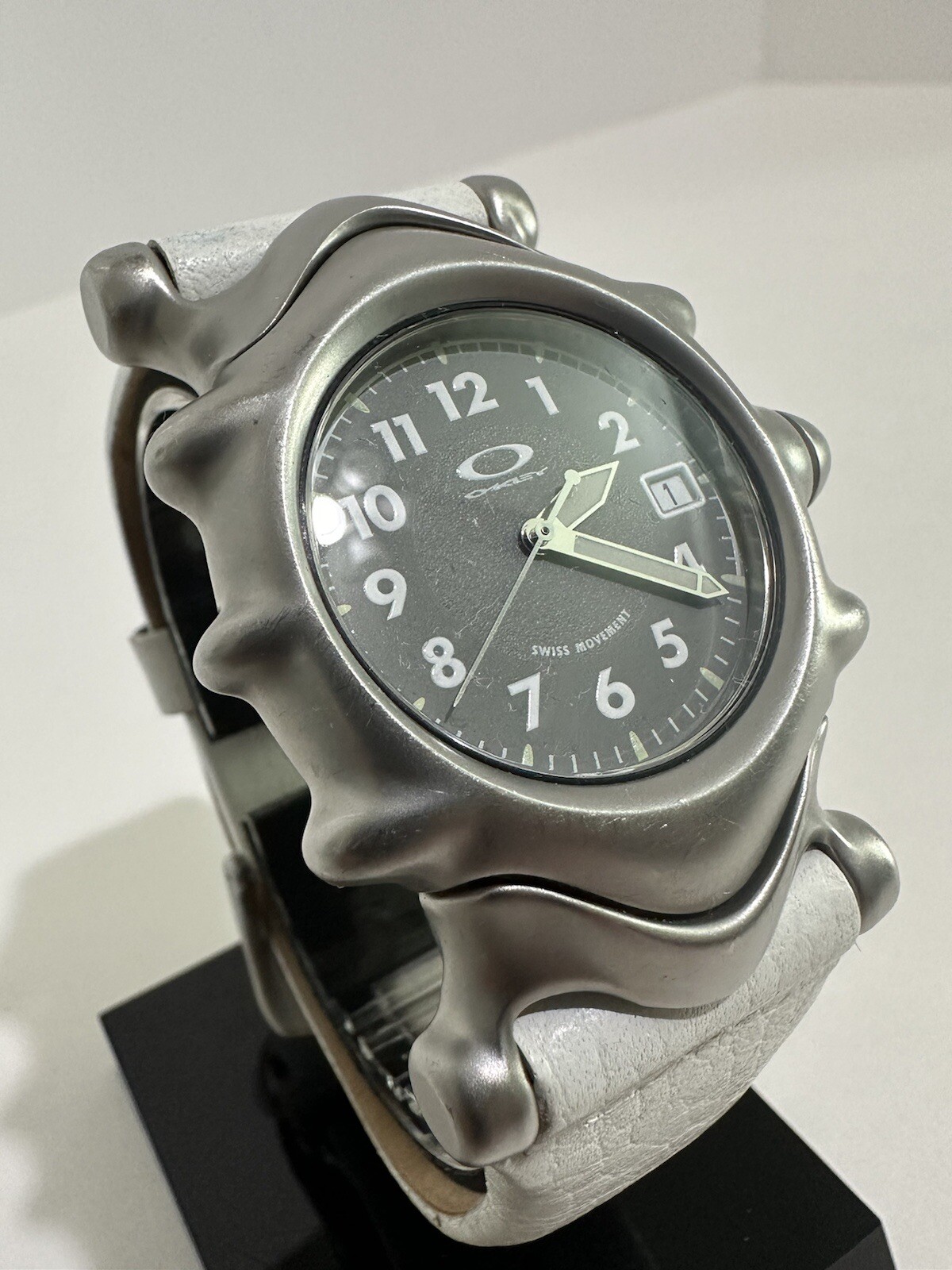 Oakley Watch Saddleback White Leather Swiss Movement Sapphire Crystal. Oakleys