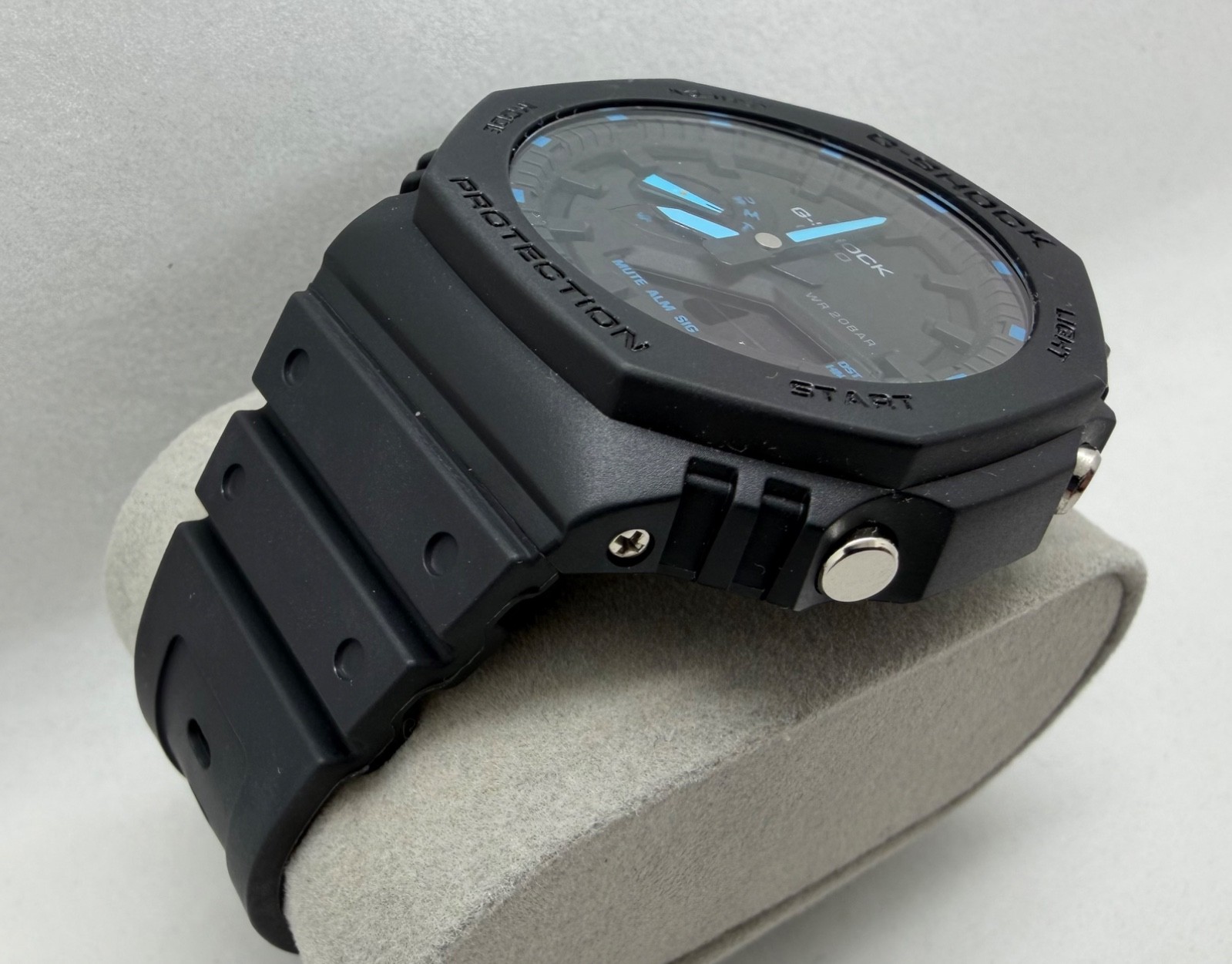 Casio G-SHOCK GA-2100-1A2 Black Blue Analog-Digital Watch BRAND NEW never worn