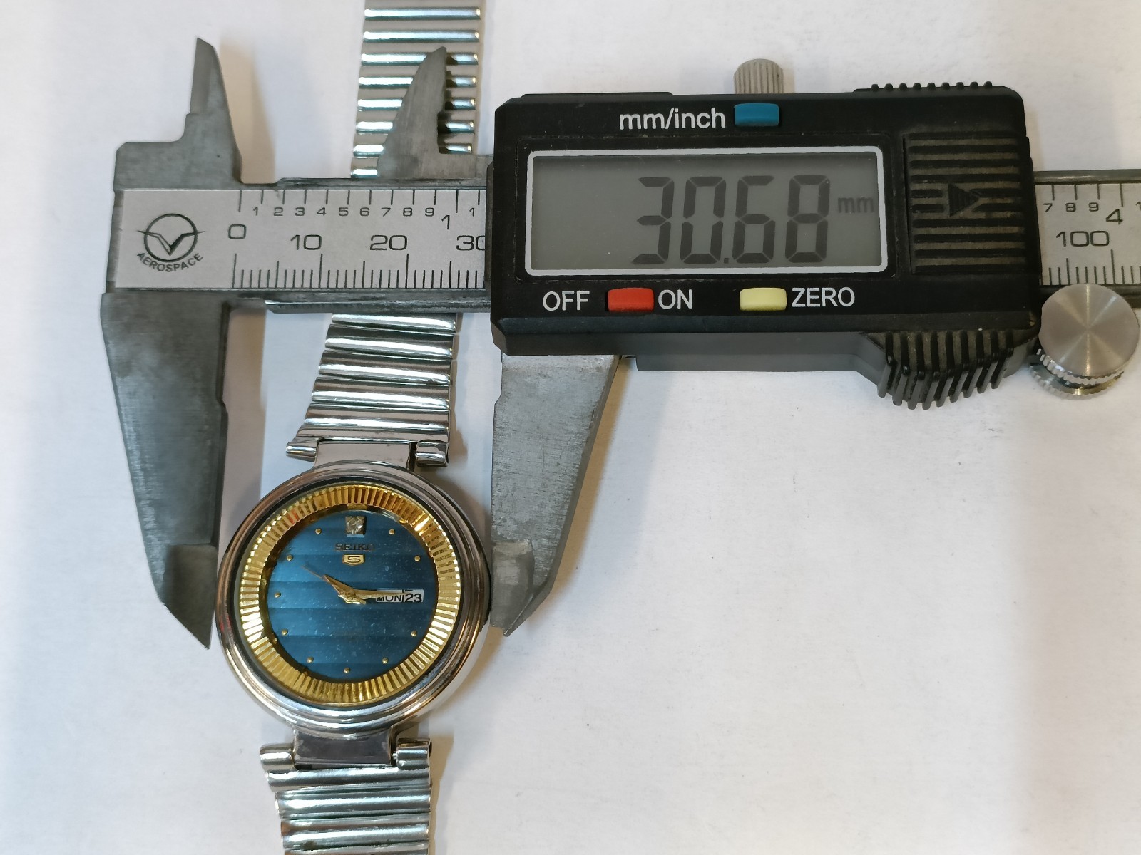 VINTAGE SEIKO 5 AUTOMATIC BLUE DIAL 2919-0260 JAPAN UNISEX ADULT WORKING