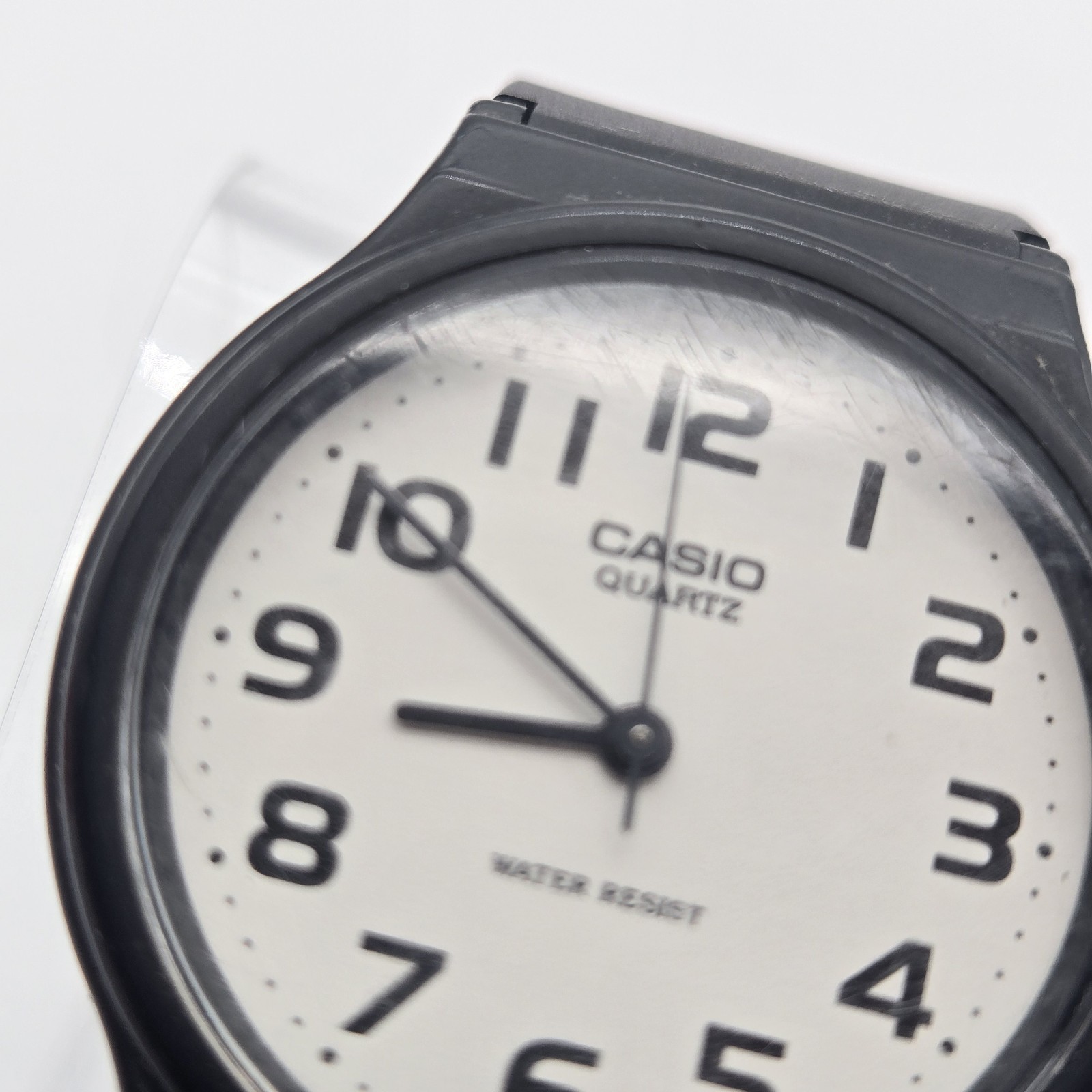 Casio MQ-24-1330 White Dial Analog Black Strap Men’s Watch, Scratches, New Batt