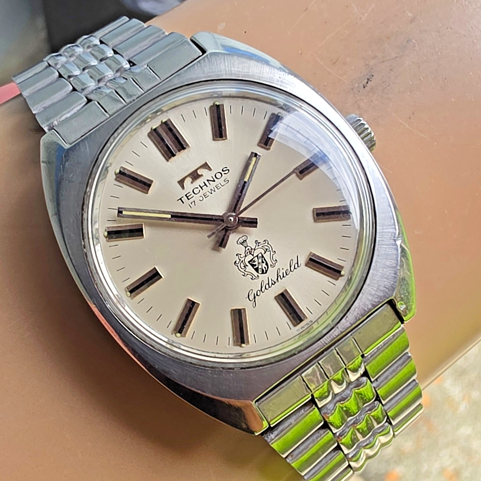 Vintage TECHNOS Goldshield men’s manual wind watch 441 0005.4 swiss 1970s