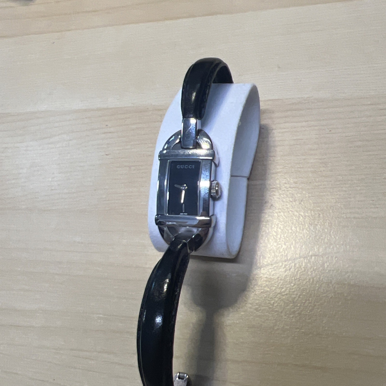 Gucci 6800L Quartz Black Dial Lady’s watch Fast Shipping Authentic