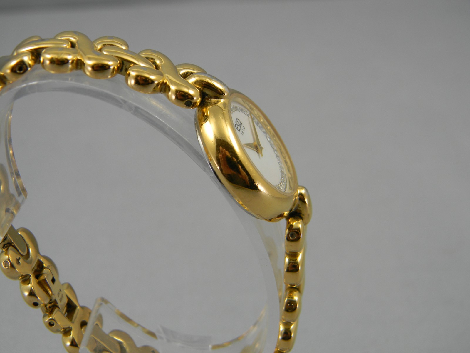 ESQ Swiss Watch Women 4 Jewel 23mm Gold Tone Clasp Band New Battery 6.75″