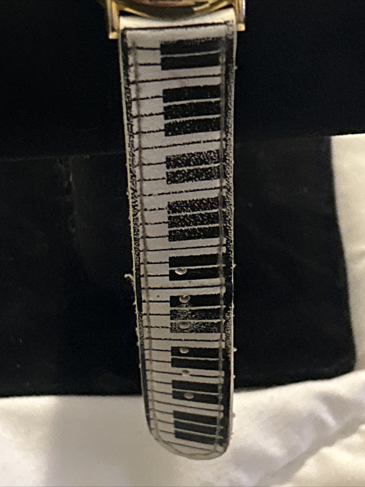 Vintage Pearl Music Watch 35mm Gold Tone Ticking Notes Piano Strap