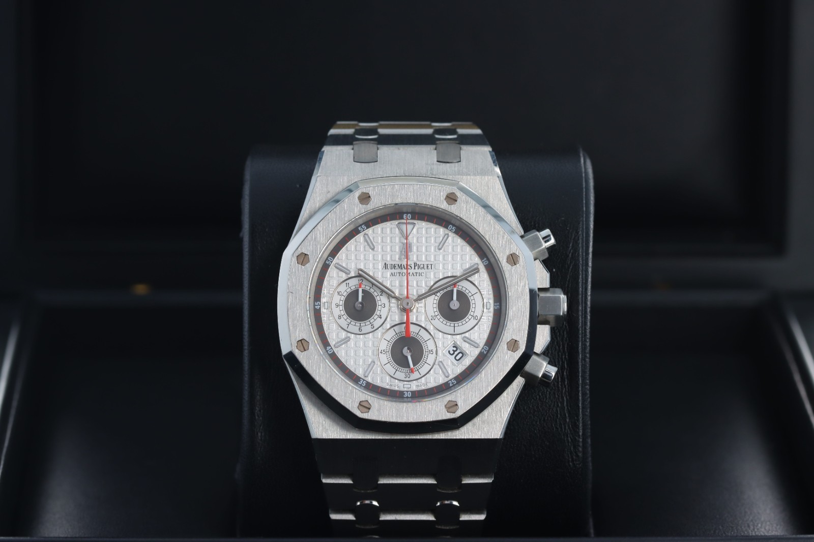 AP Royal Oak Chronograph 41mm, Silver ‘Panda’ Dial – Steel, 26300ST.OO.1110ST.06