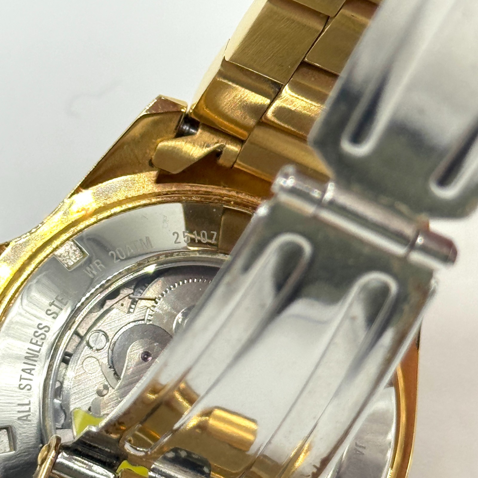 Invicta Limited Edition 0389/5000 Mickey Disney Watch + Case 25107 40mm