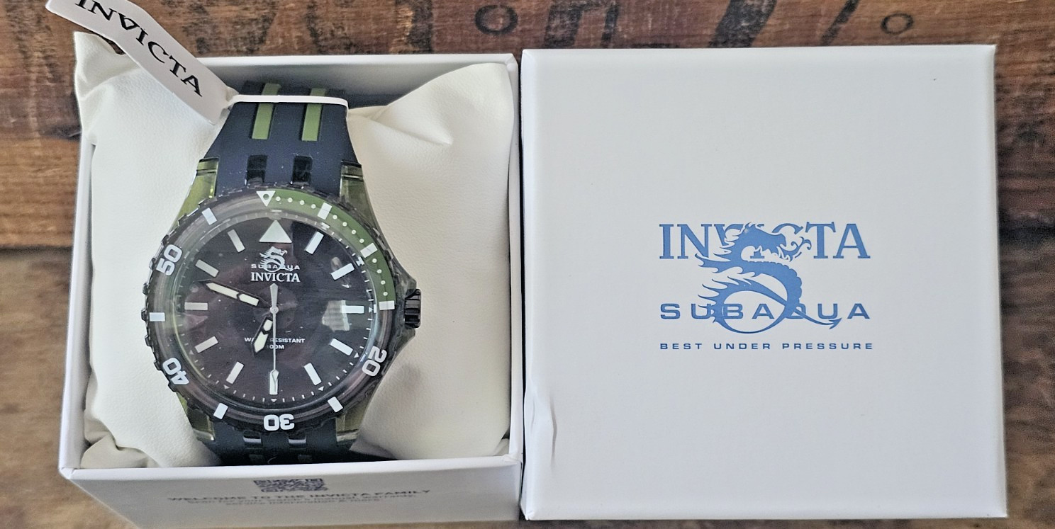 New INVICTA Subaqua 44mm Men’s Watch Clear Green & White Water Resistant 100m