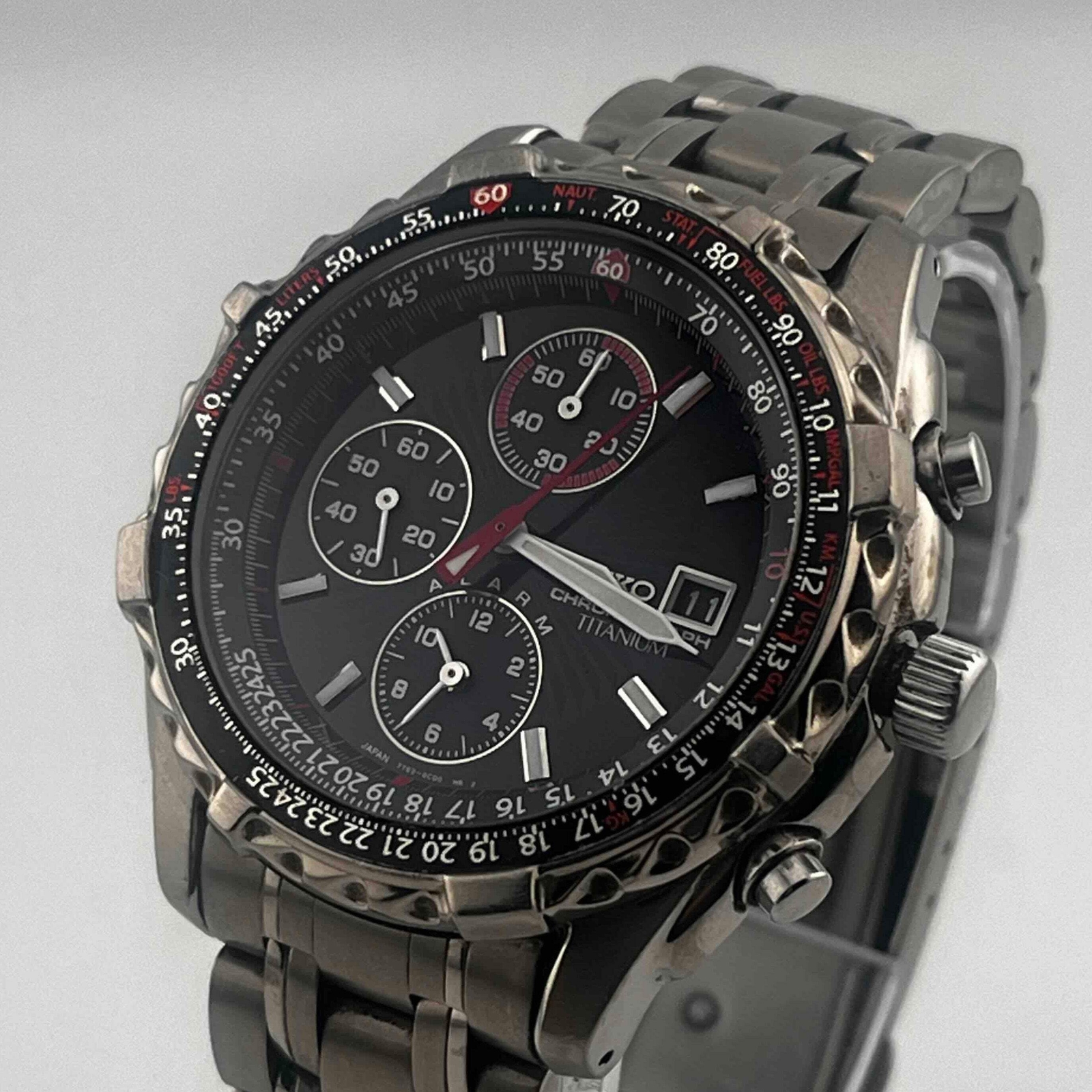 SEIKO 7T62-0BY0 CHRONOGRAPH TITANIUM Silver Black Dial Men’s Watch 38.8mm