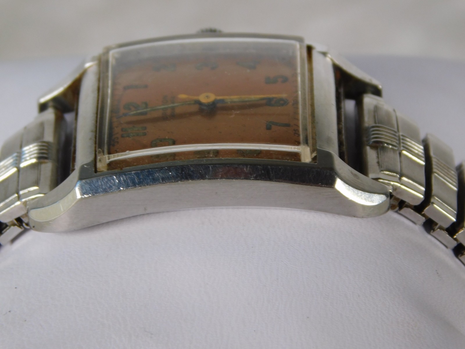 Vintage 1940’s Croton Swiss 17j Bumper Aquamatic Oversize 29mm Tank Watch Works