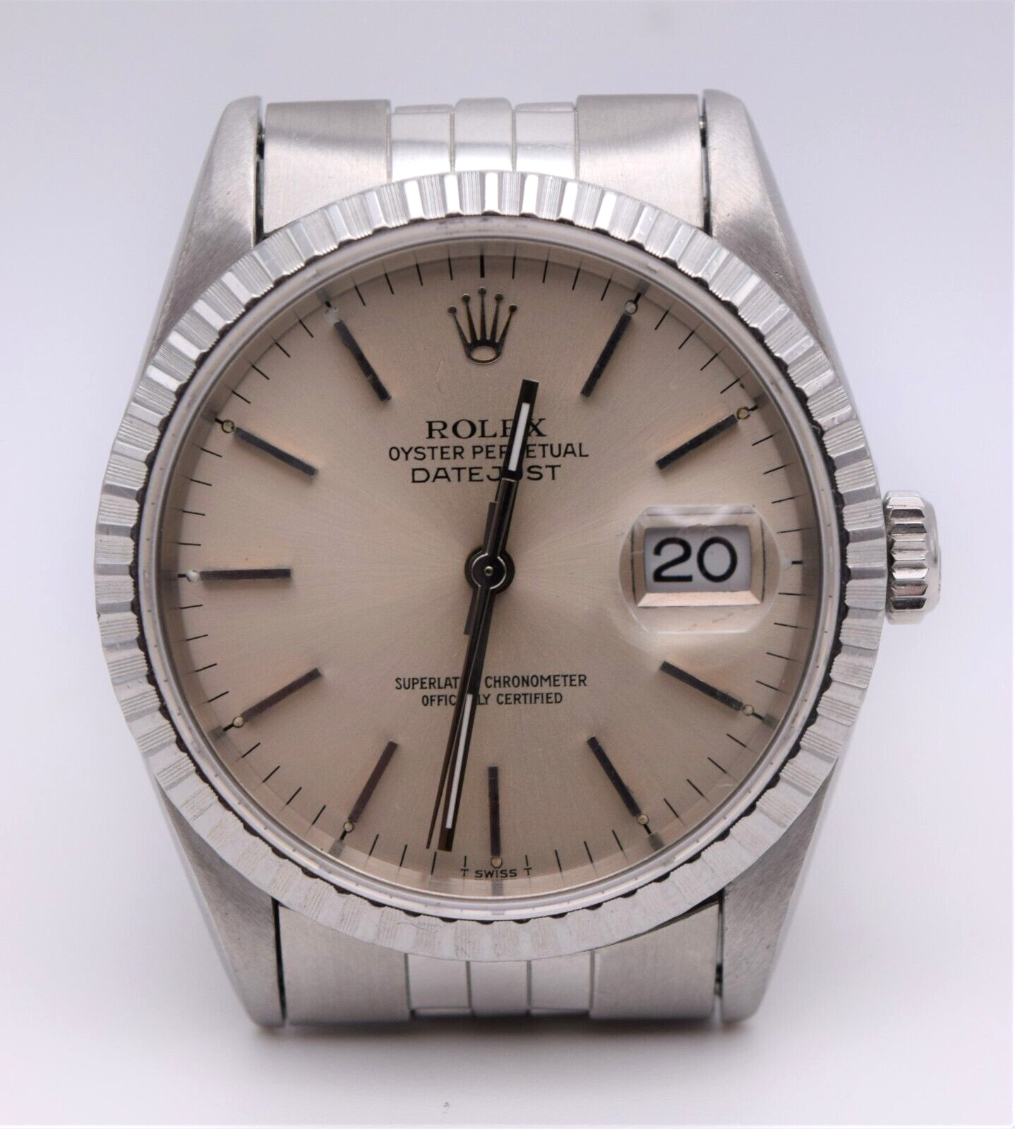 Rolex Datejust Stainless Steel Date Engine Turned Bezel Men’s Watch 16220