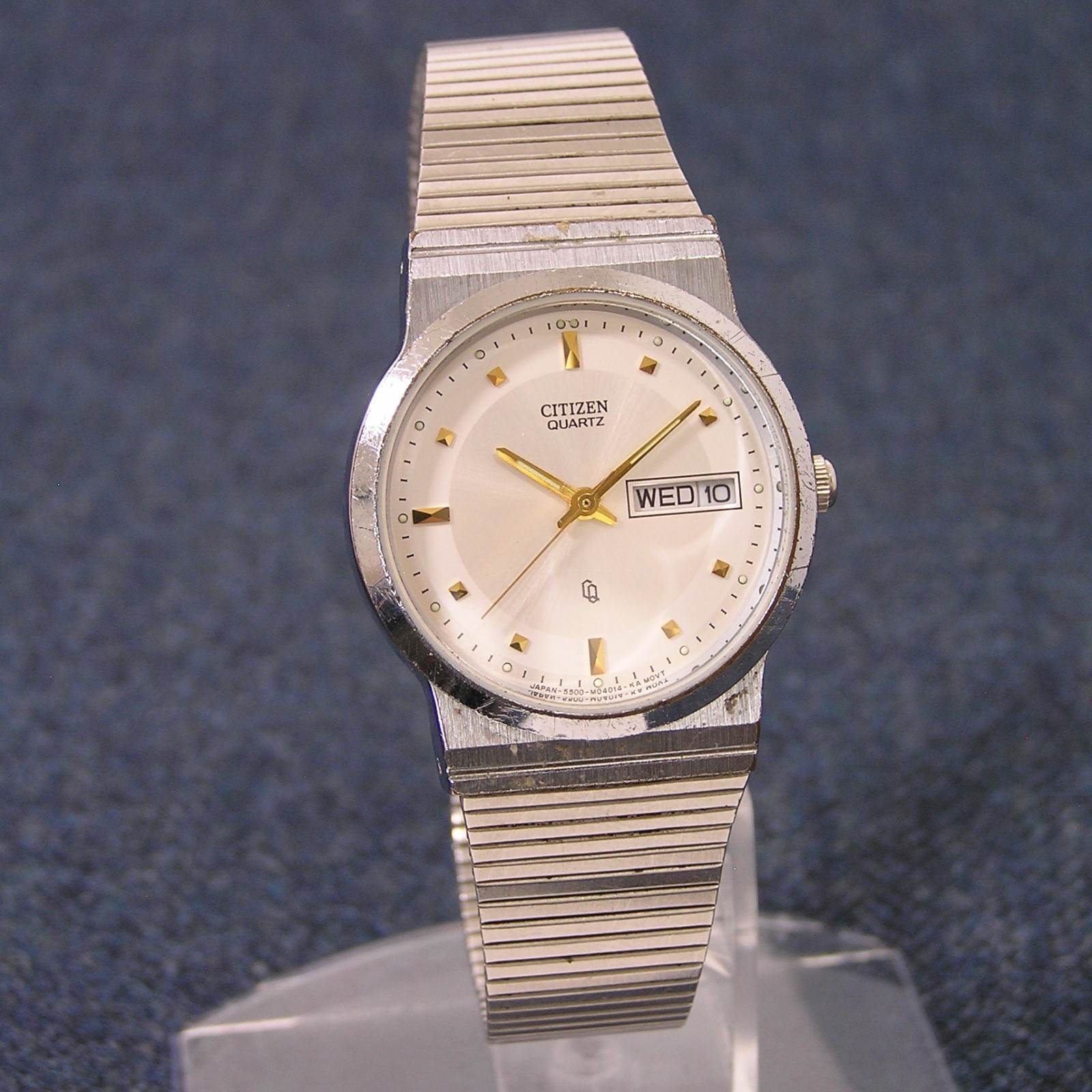 80s CITIZEN CQ 5500-M04014 Vintage Day Date Silver Quartz Dress Watch Japanese