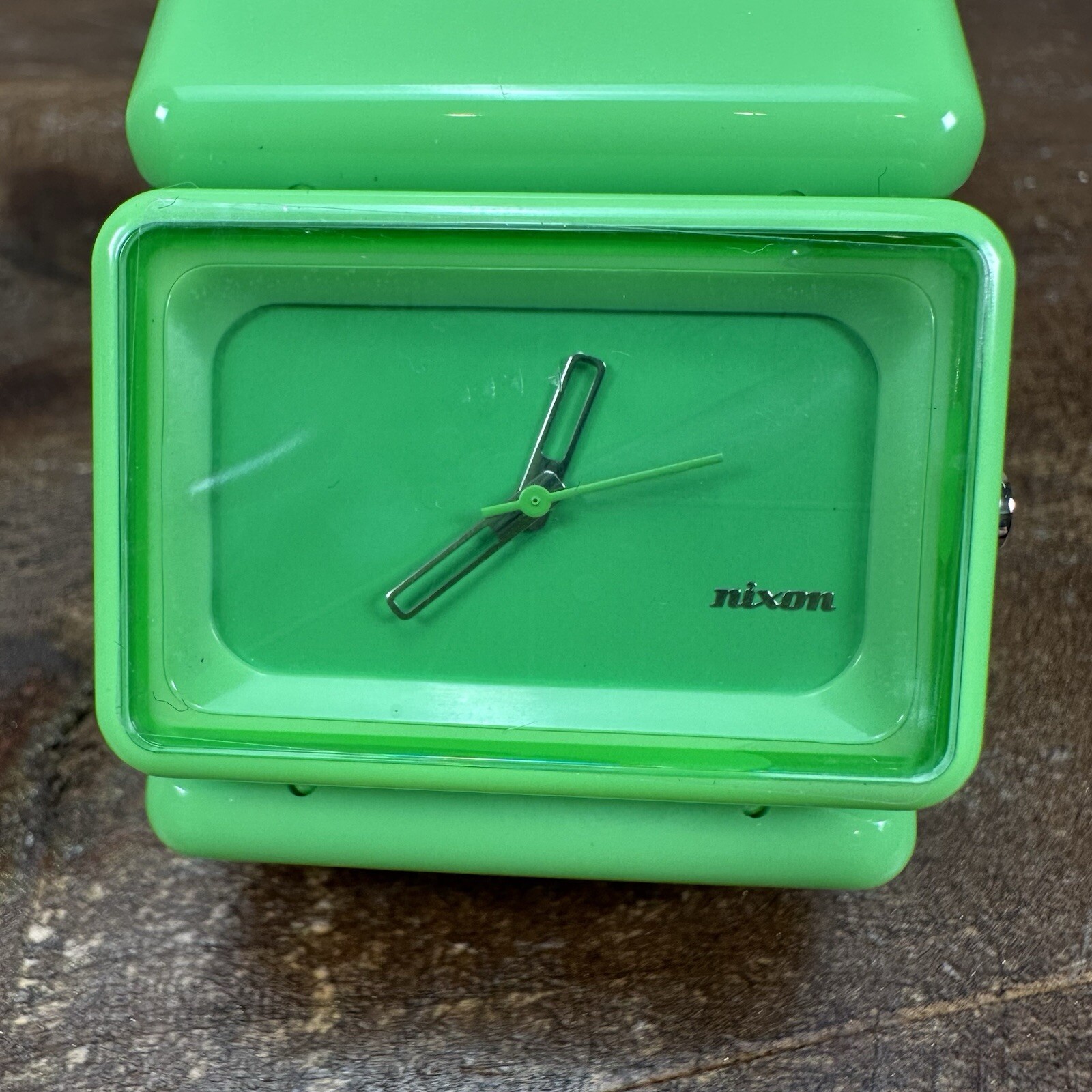 NIB Nixon The Vega Women’s Watch Love The Hotness Lime Color #A726 Elastic Band