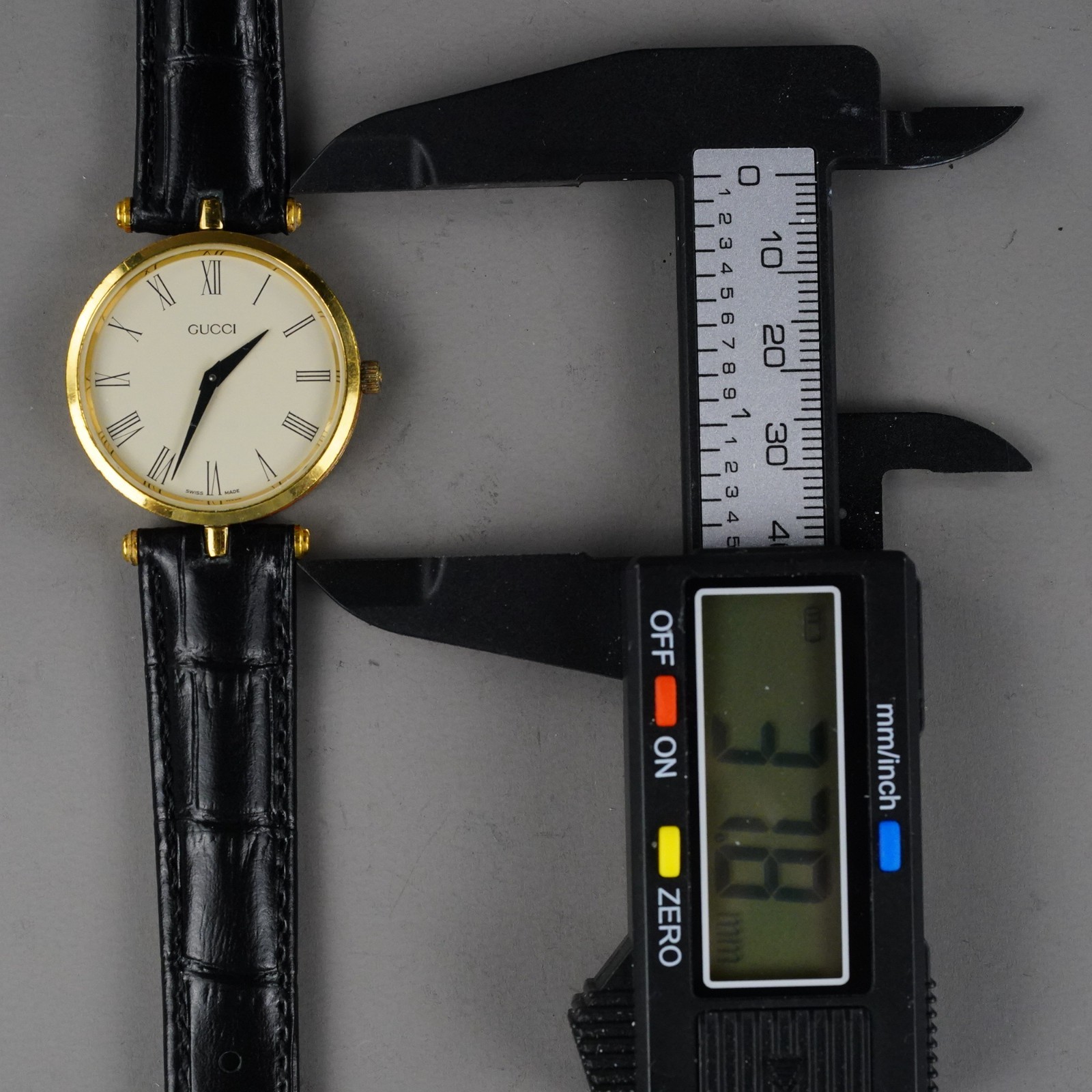 GUCCI Vintage Men’s Watch 2000M Gold 30mm New Battery New Leather Band