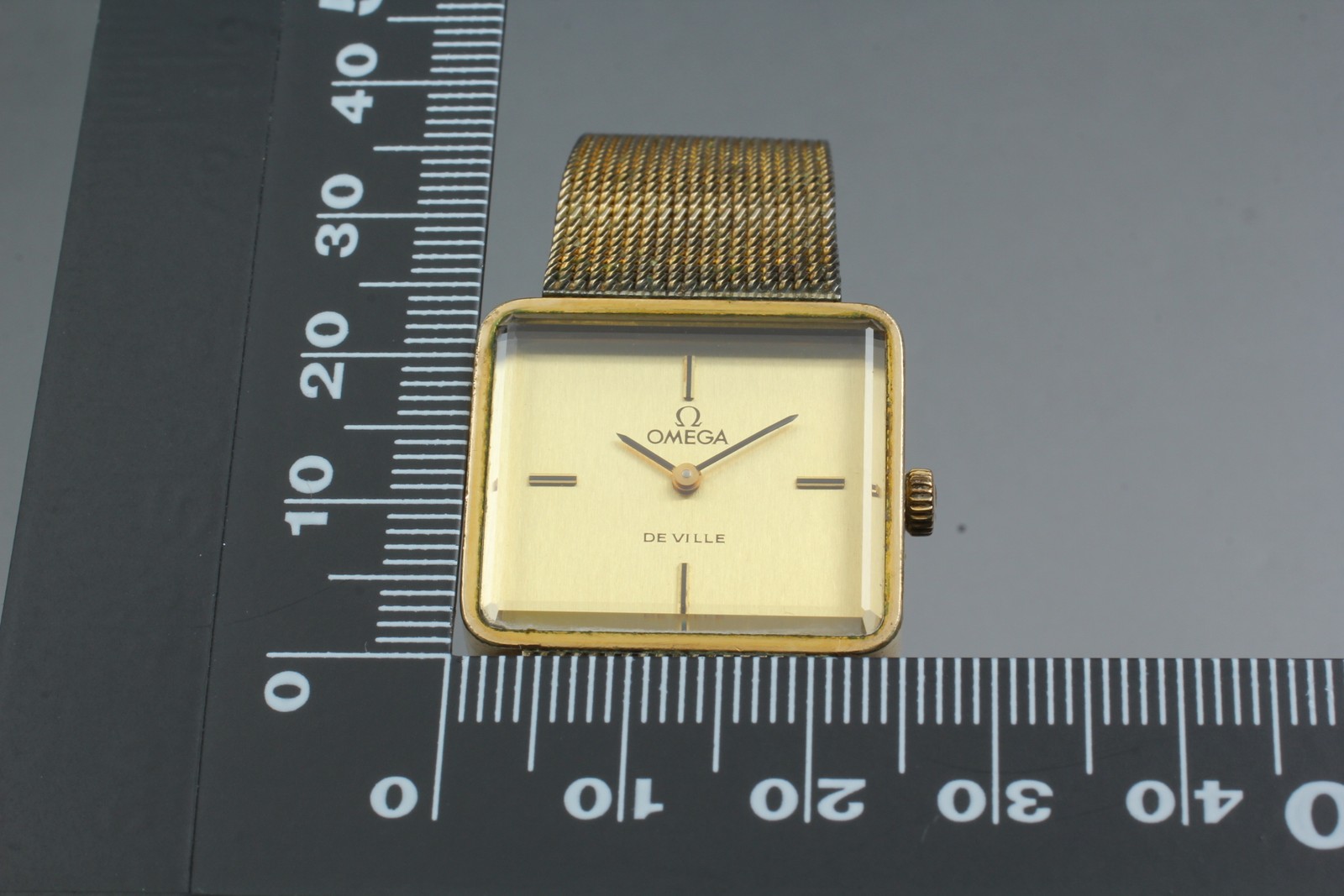 Vintage OMEGA De Ville Cal.625 511.444 Gold Hand Wind Women’s 25mm Watch Japan