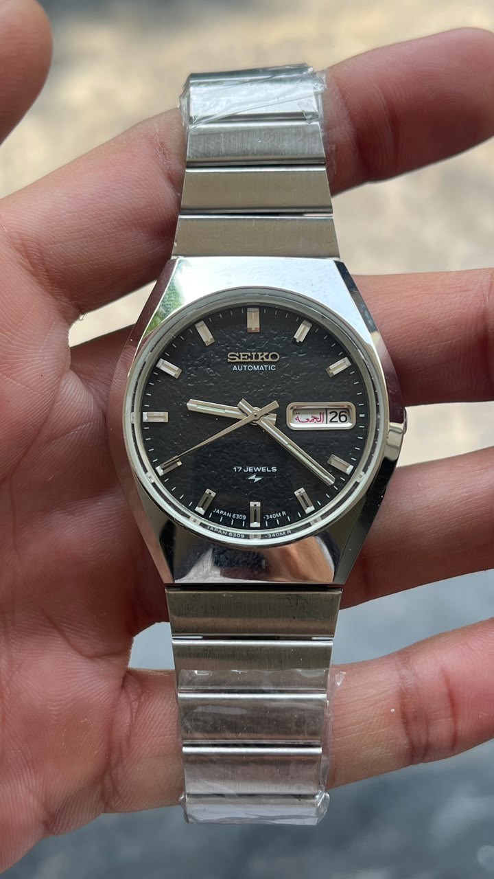 Seiko Automatic Black Textured Dial Vintage Men’s Wrist Watch