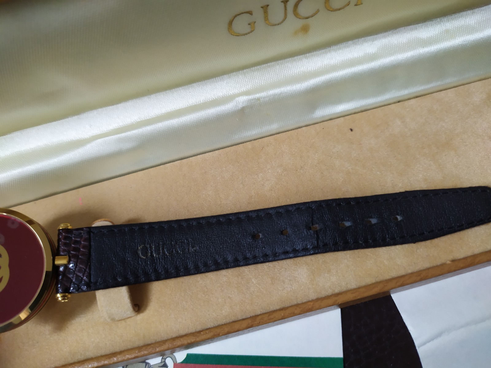 Vintage Gucci 2000M Sherry Line Men/Women Watch, Working battery, gold dial