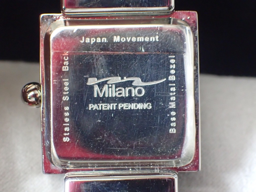Milano Women’s Fashion Watch w/ (7) Interchangeable Magnetic Accent Faces