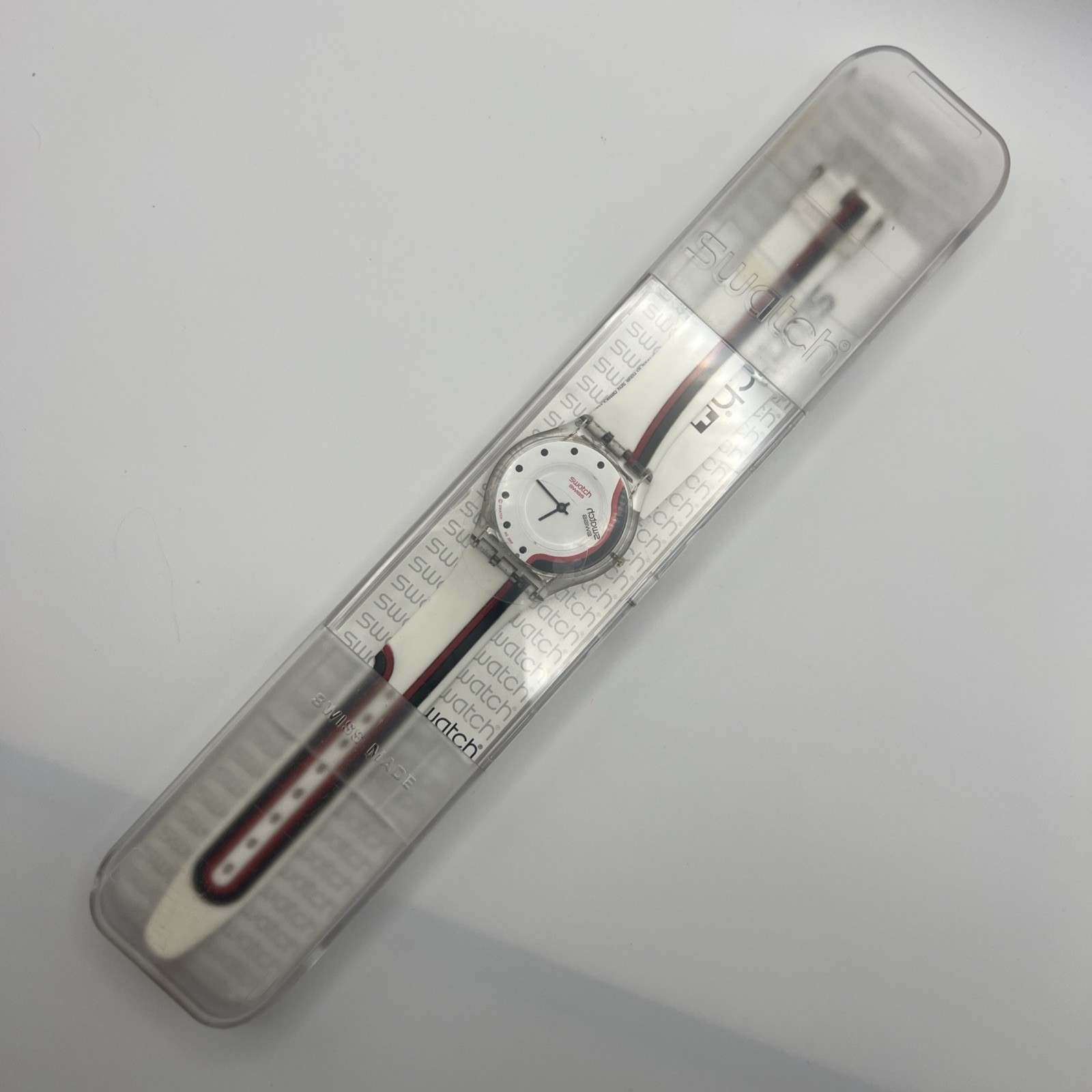 Swatch Skin SENSUAL STREET Ultra Thin White 34mm Watch SFK307 2007 Case