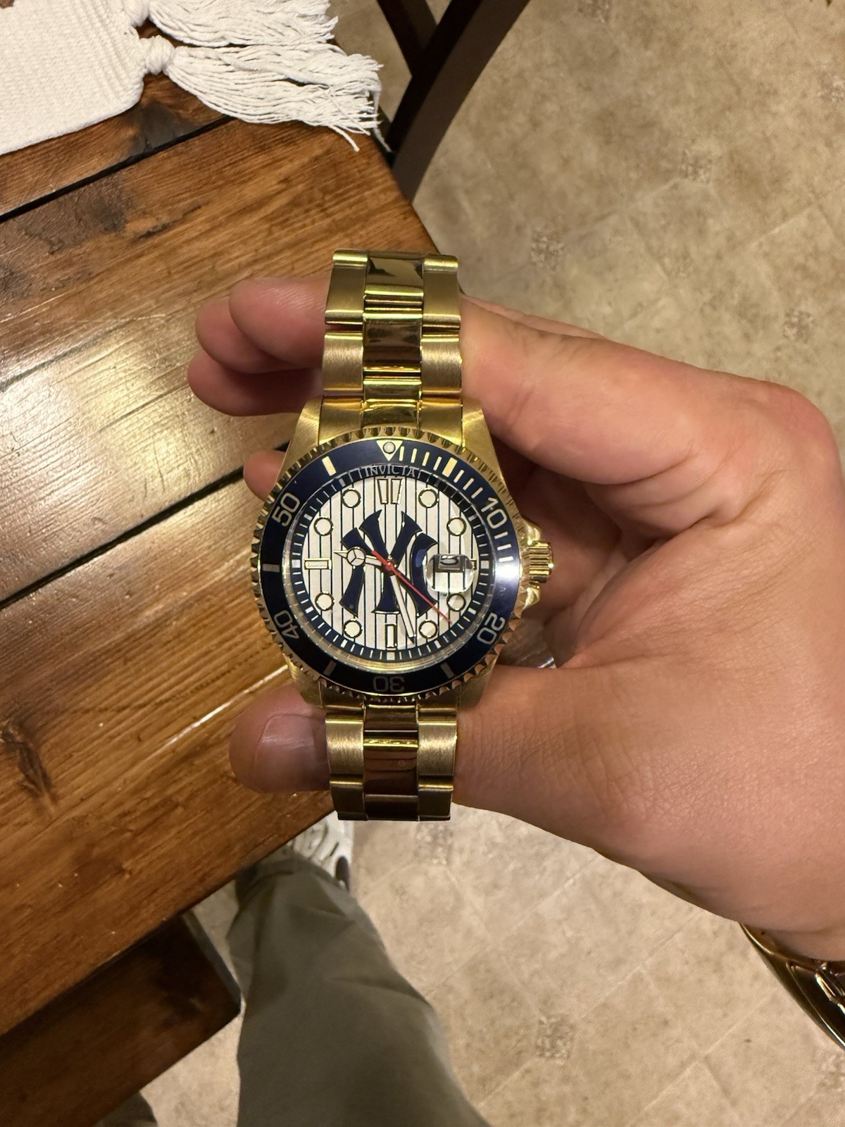 Invicta Pro Diver MLB NY Yankees Men’s Quartz Gold Bracelet Watch 100m
