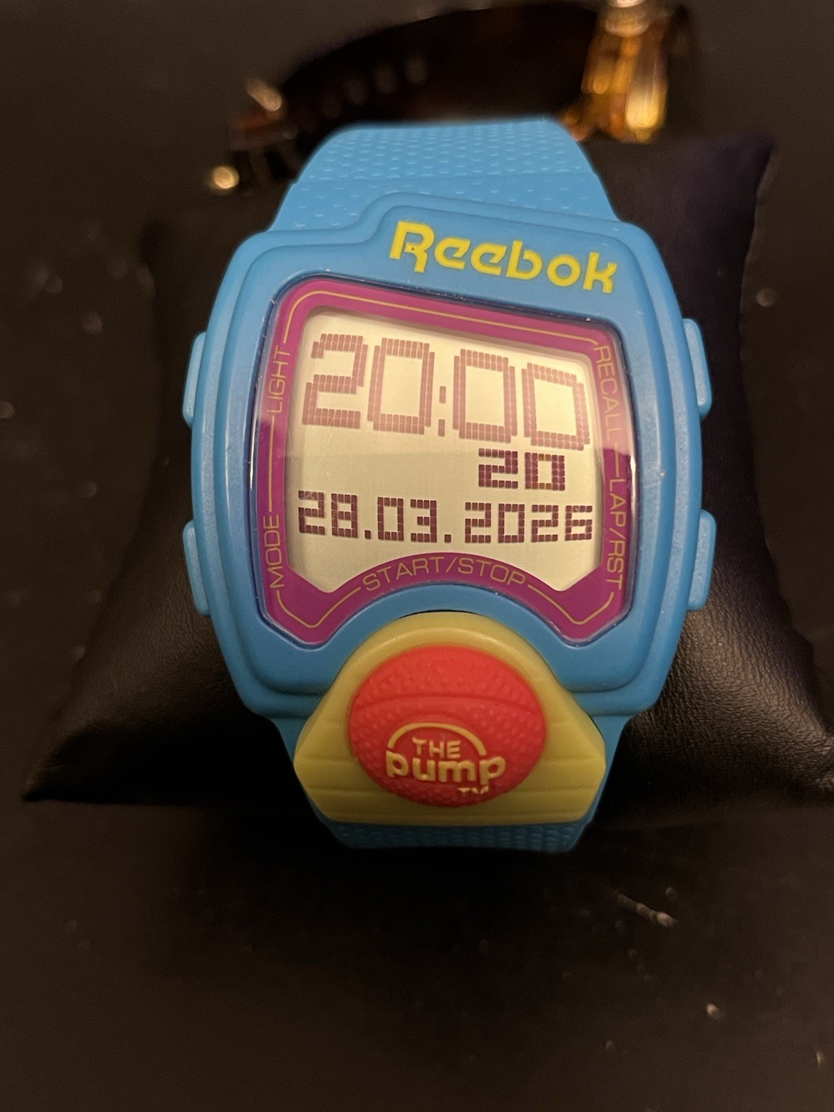 Retro Reebok Digital Pump With Blue Case And Strap New Condition And New Battery