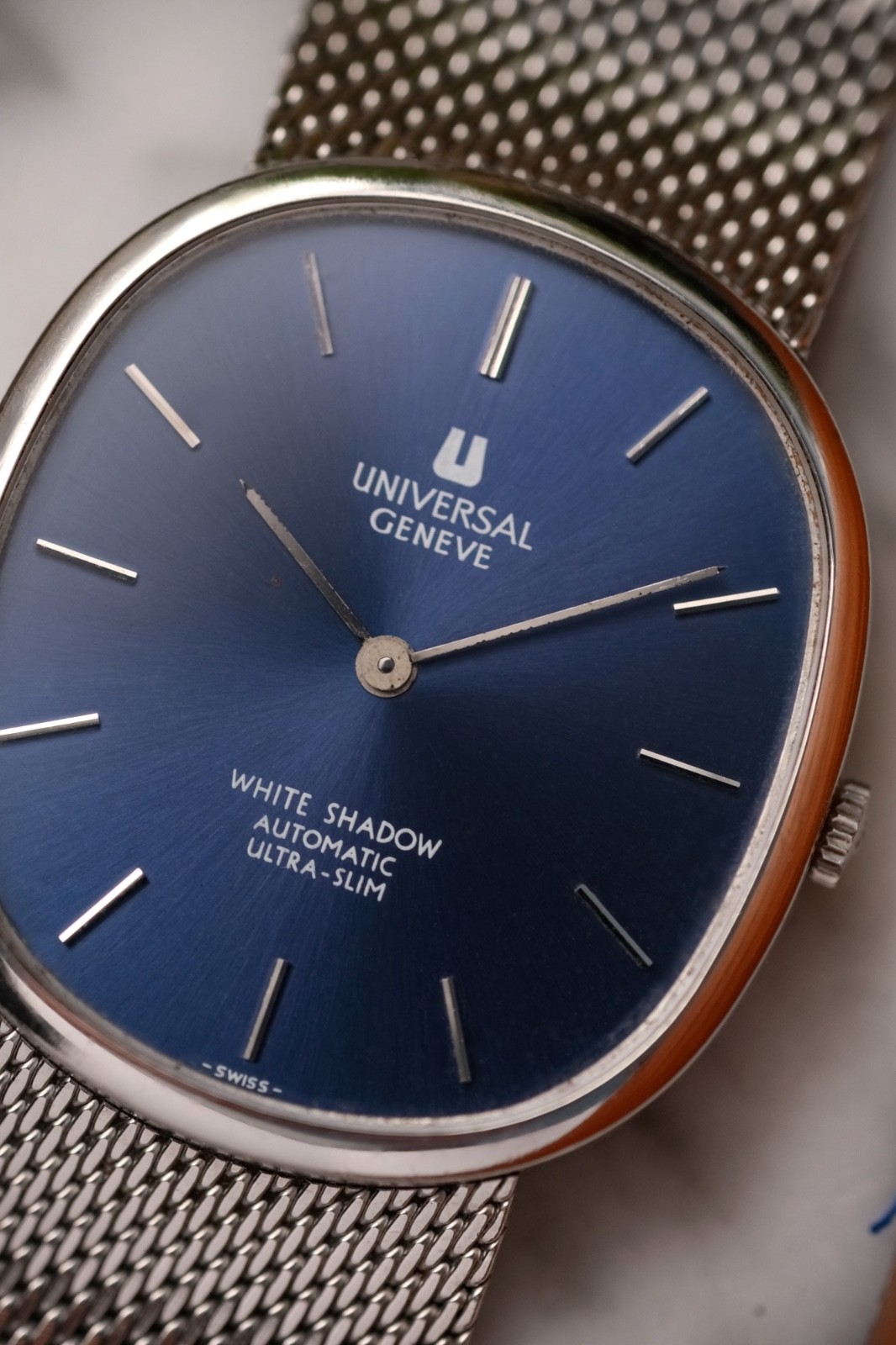 Universal Geneve White Shadow Ellipse, Ref. 866104, cal UG 2-66 microrotor, blue