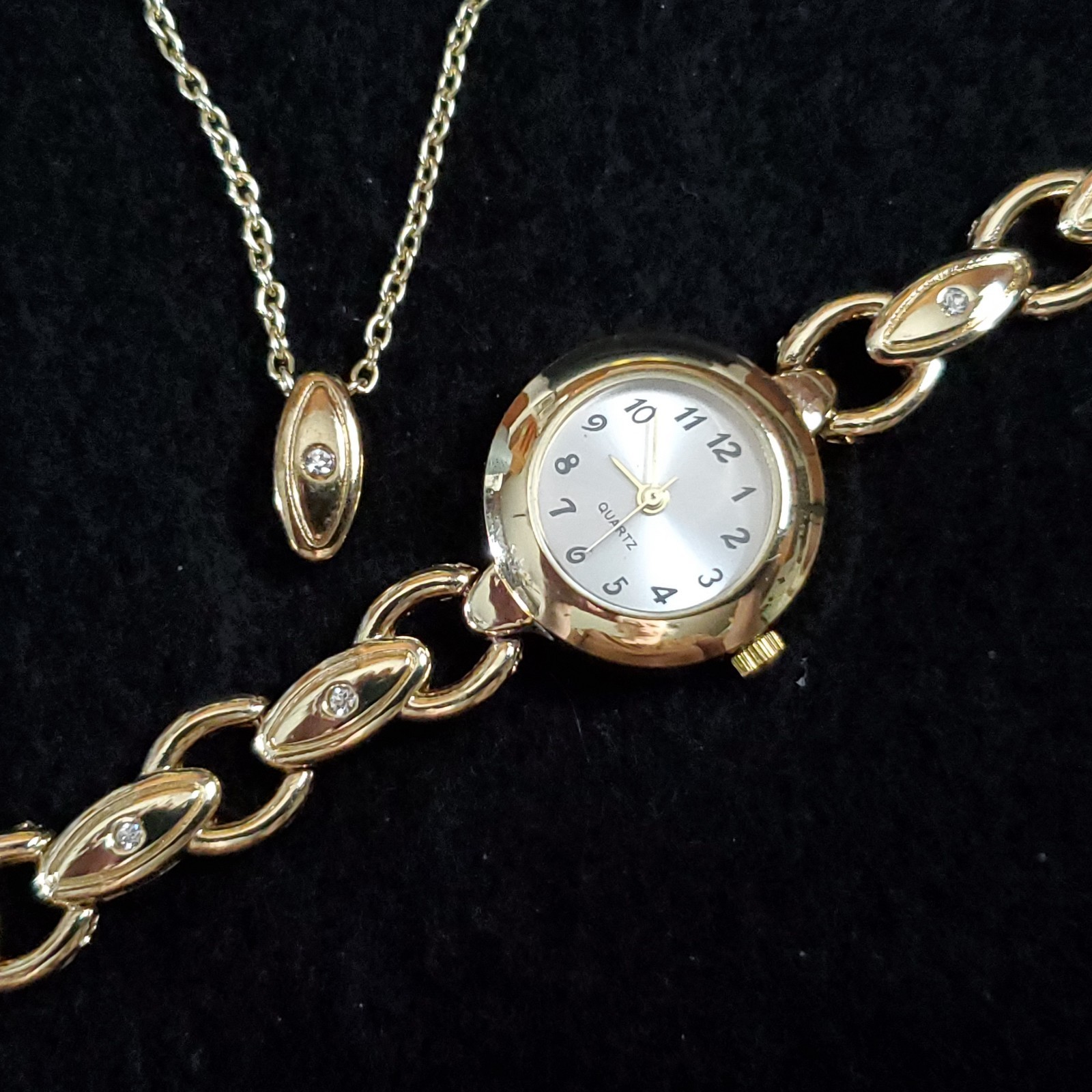 Vintage Womens Quartz Watch Necklace Set Gold Tone Rhinestone Habani 7″