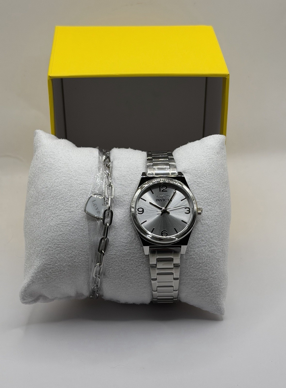 Invicta Angel Women’s 30mm Watch And Bracelet Set.
