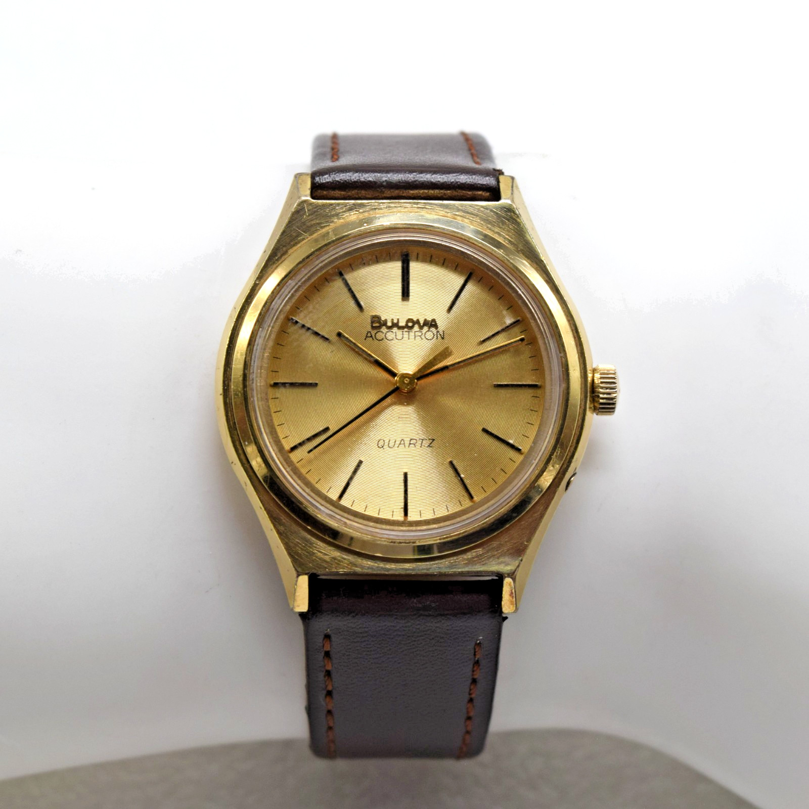 Vintage 1977 Bulova Accutron 35mm Gold Tone Men’s Swiss Quartz Watch-New Band