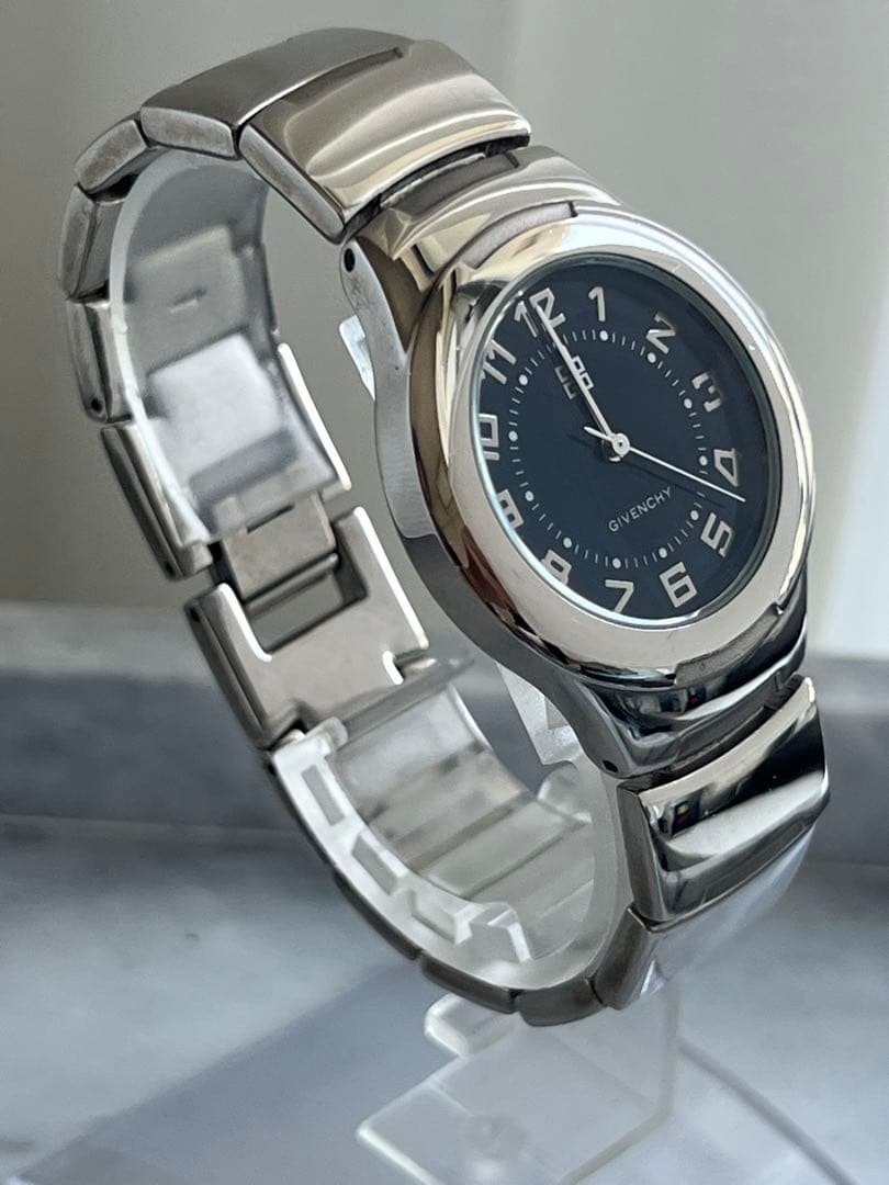 GIVENCHY AH16XVIII QZ Wristwatch Timepiece Vintage Mint