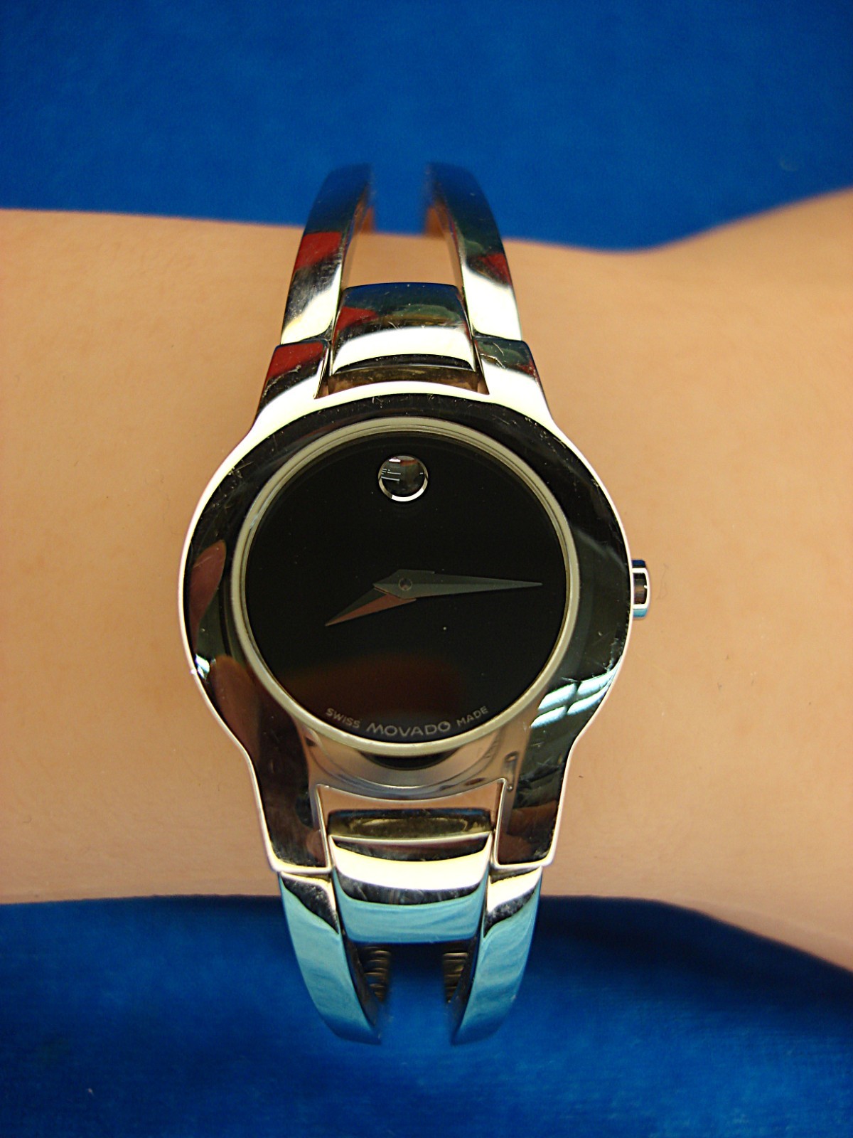 MOVADO AMOROSA SWISS BANGLE LADIES WRISTWATCH – PREOWNED BUT LOOKS GREAT!