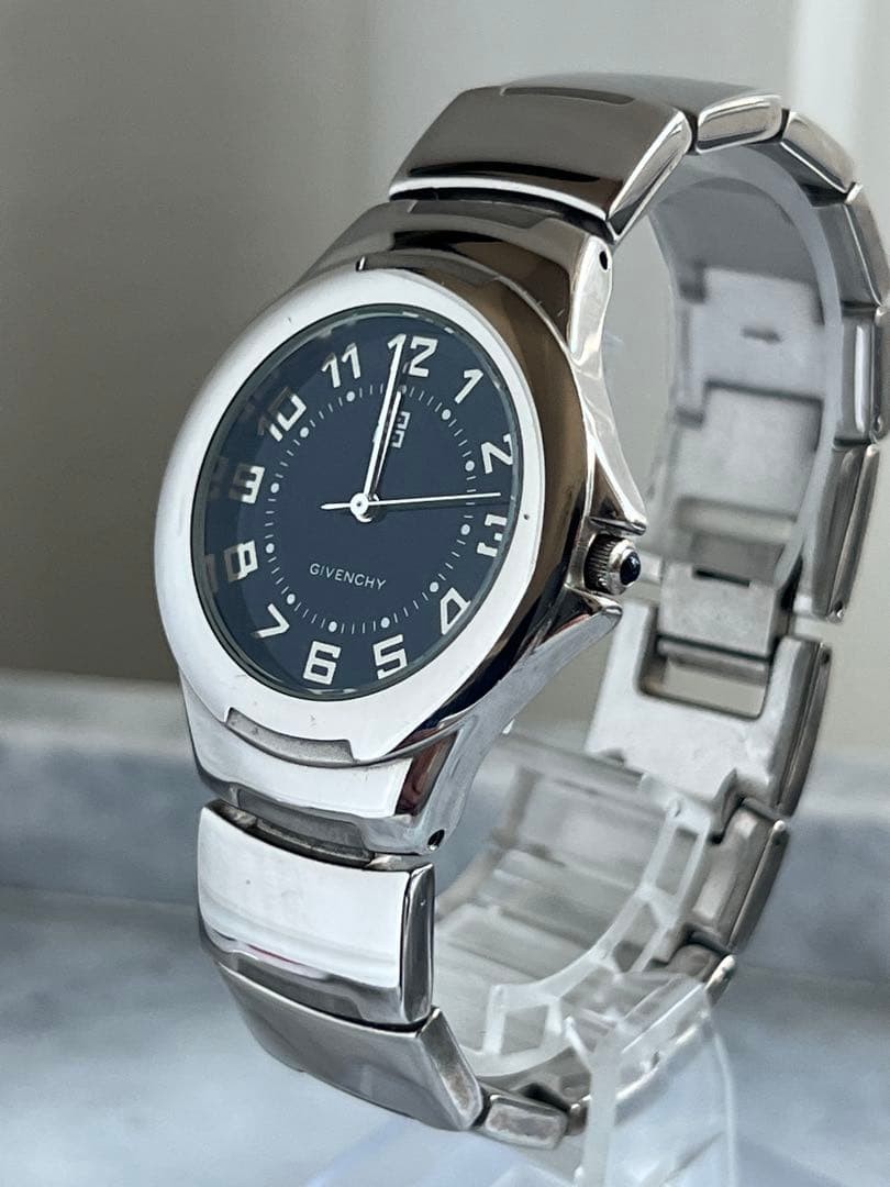 GIVENCHY AH16XVIII QZ Wristwatch Timepiece Vintage Mint