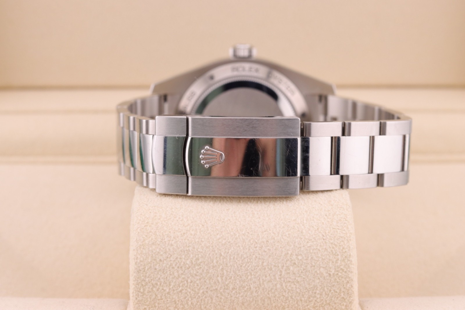 2022 Rolex Milgauss Green Crystal Ref 116400GV last year 7.25″ B + P