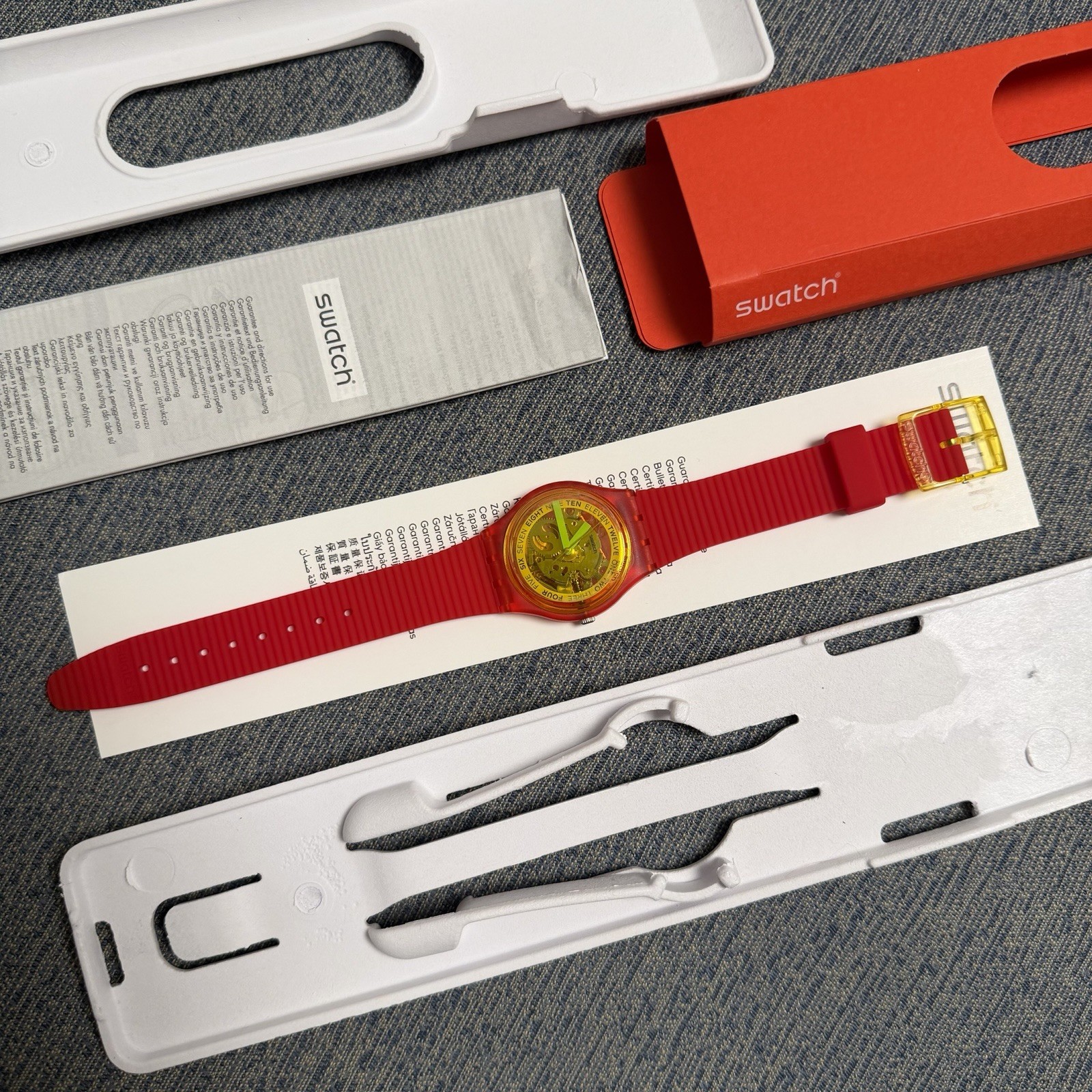 Rare Mint In Box Swatch Retro Rosso Ferrari Red Skeleton Dial Ribbed Strap Jelly