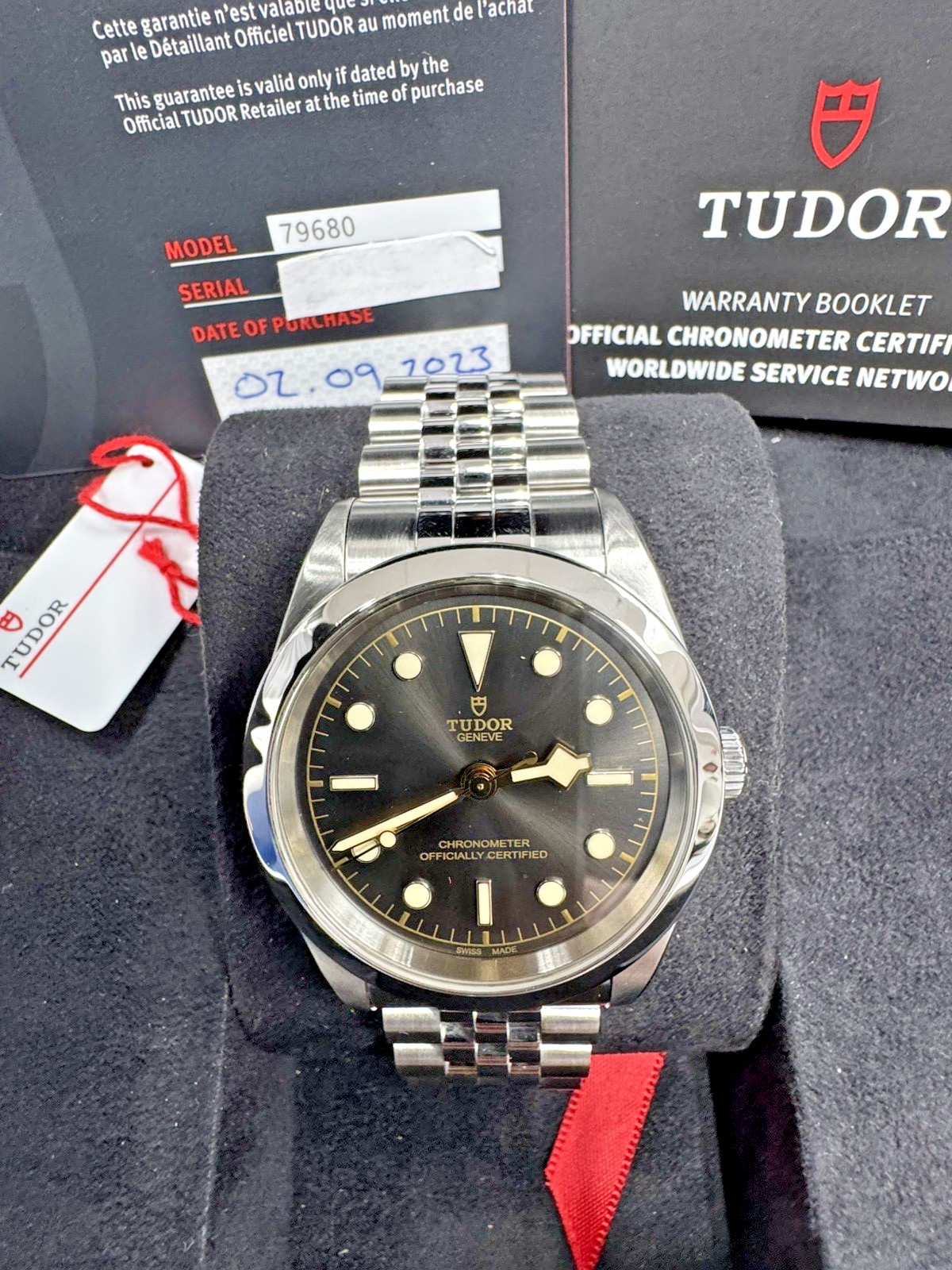Tudor Black Bay Black dial 41mm Mens watch M79680-0001 BOX AND PAPER