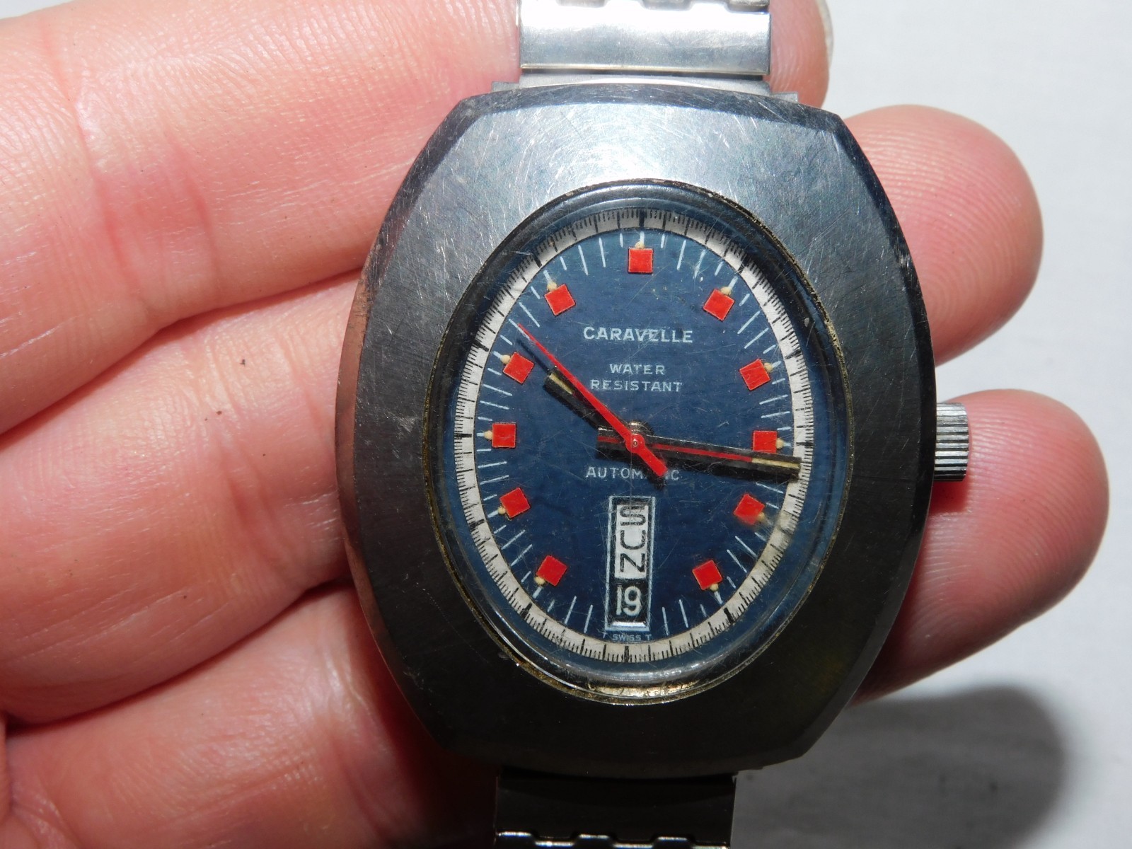 VINATGE CARAVELLE AUTOMATIC DAY/DATE MODEL 11UOACB WRISTWATCH-17 JEWELS-NOT WORK
