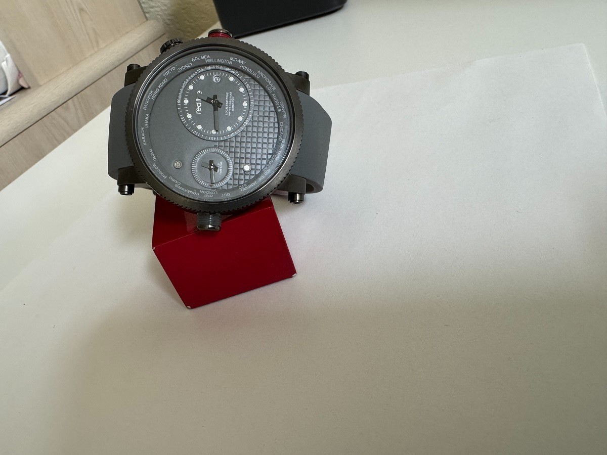 NOS Red Line 50037-GM-014-GY Specialist World Timer Dual time Grey Dial Watch