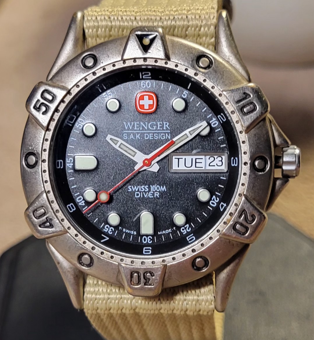 Wenger S.A.K. Design Men’s Swiss Army Diver Watch 100M W/ Nato Strap Working