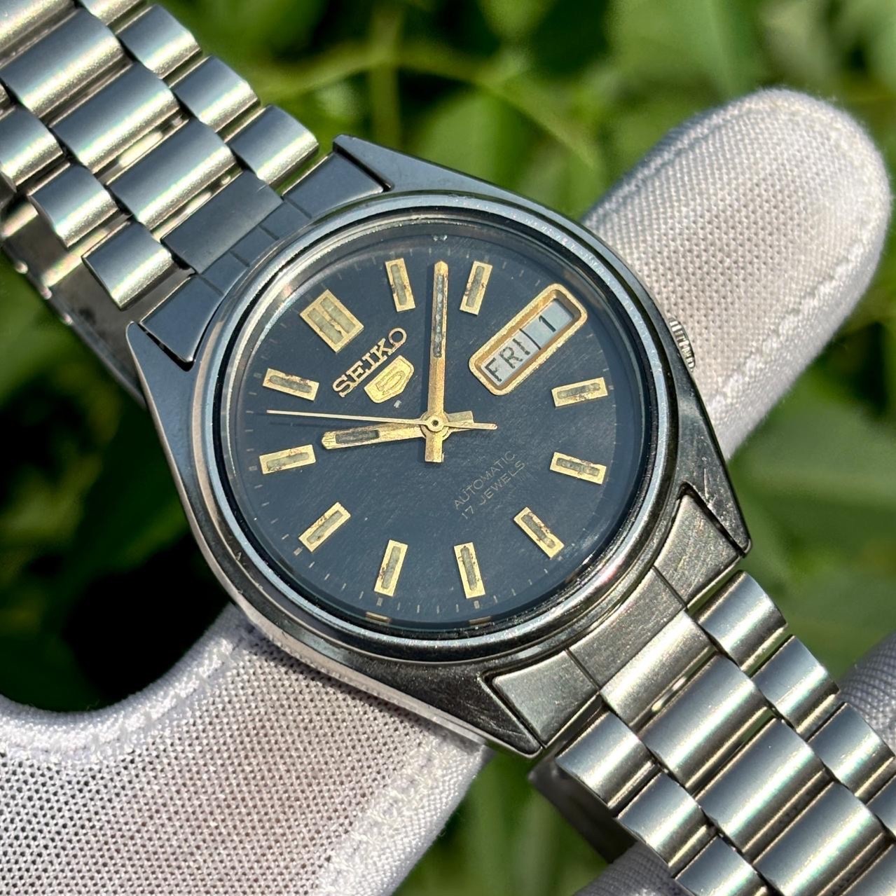Vintage Seiko 5 Sunburst Dial Automatic Japan Made Men’s Watch 7009-6001
