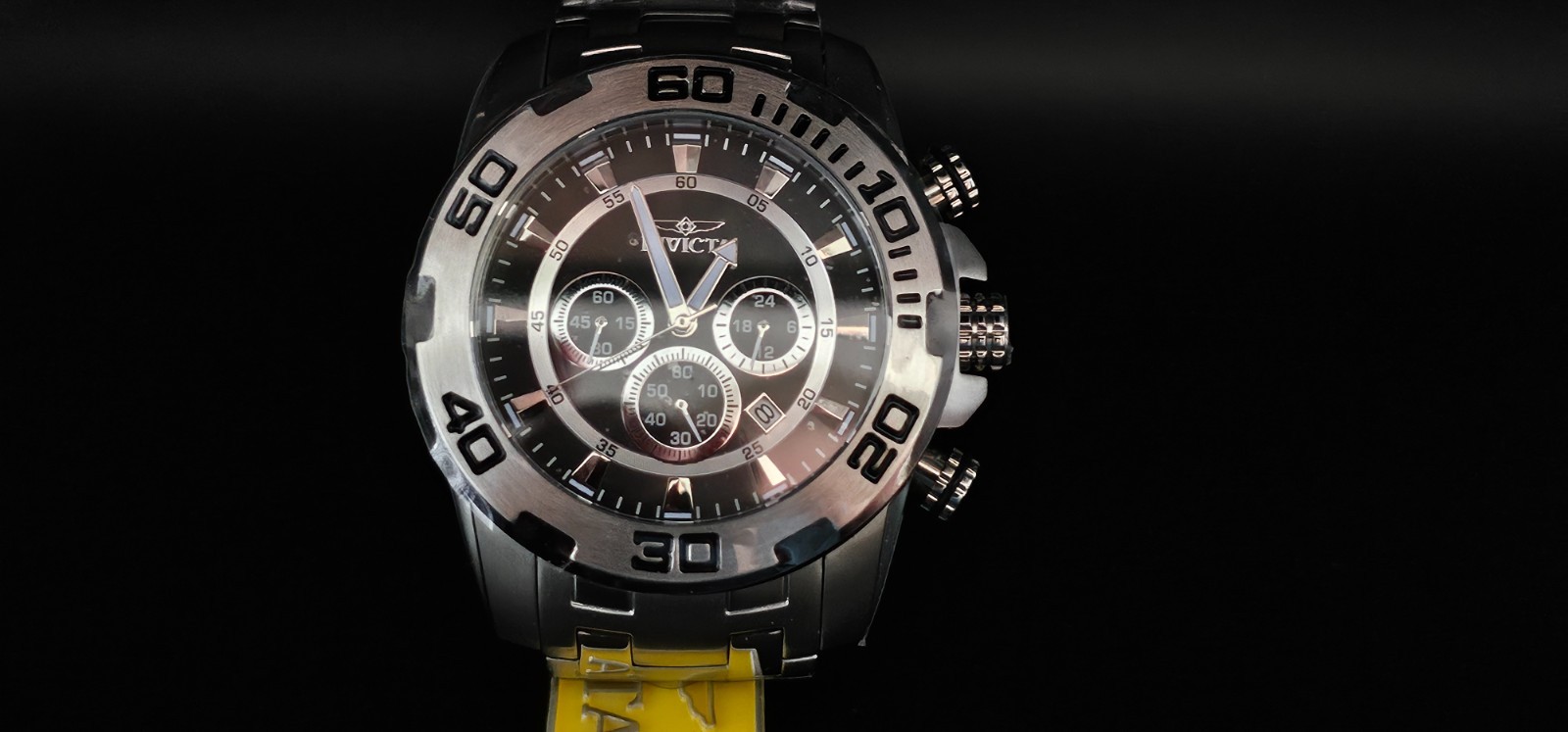 22318 – Invicta Pro Diver SCUBA Men’s Watch – 50mm, Steel (22318)