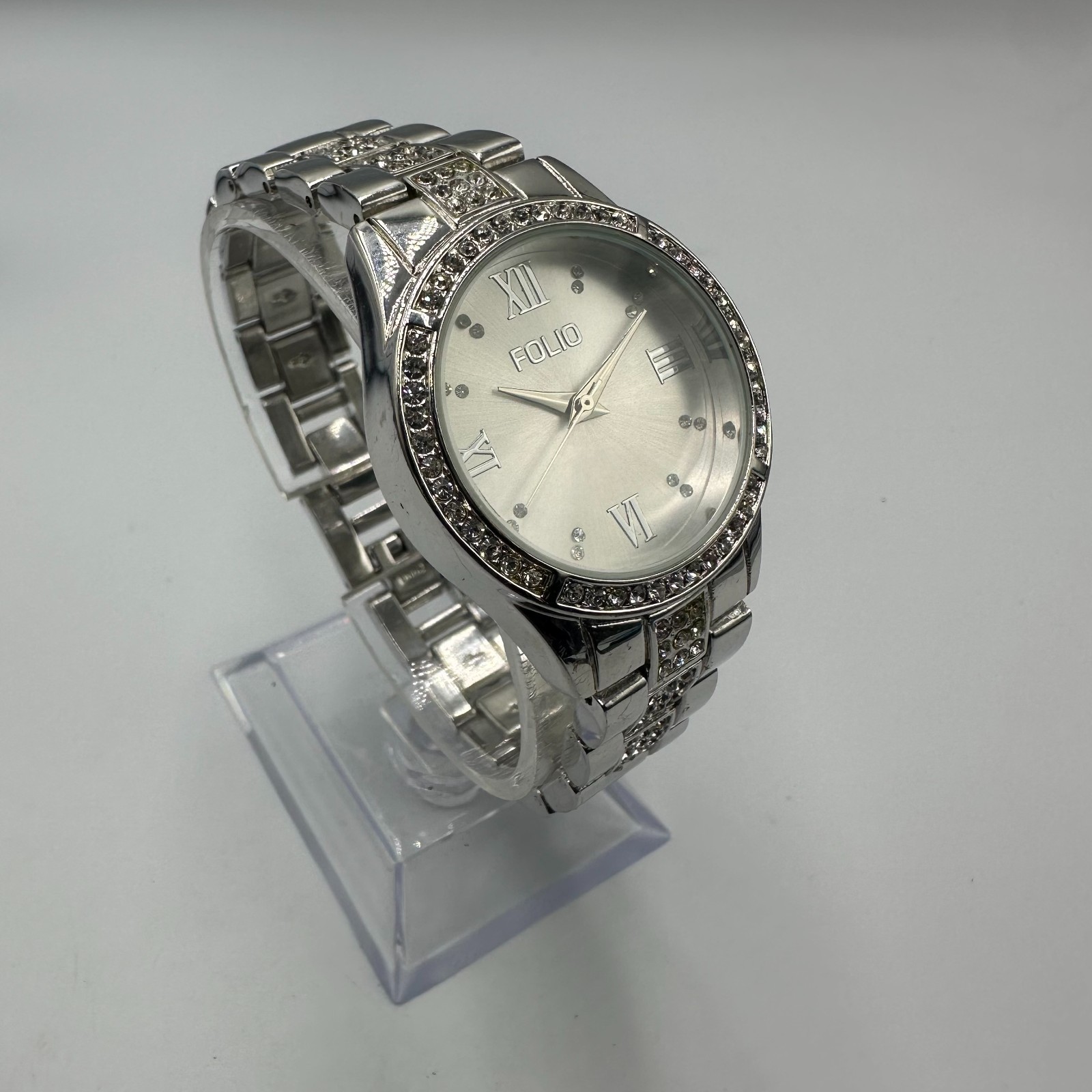 Folio Watch Women Silver Tone Crystal Bezel Round Dial 31MM New Battery 7.5 Inch