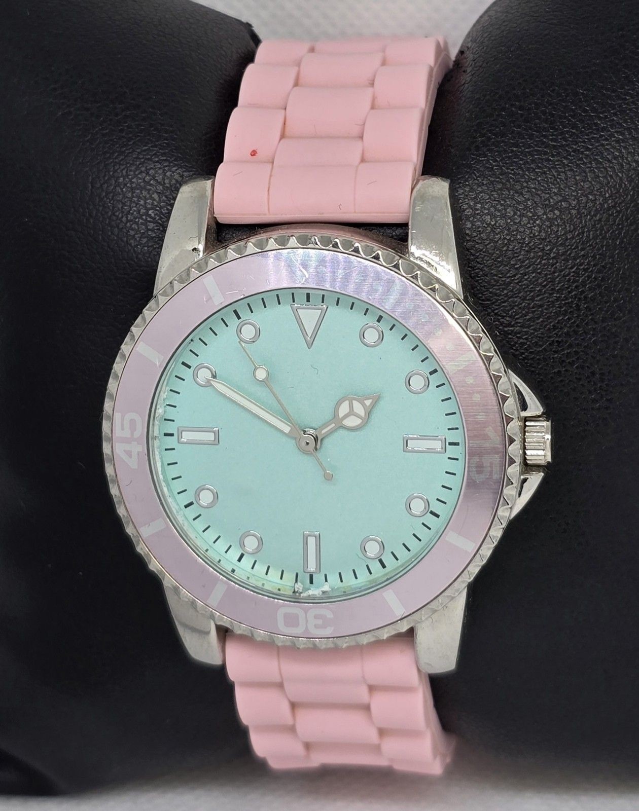Women’s Stylish Round Silver Tone White Dial Pink Jelly Band Analog Watch 06