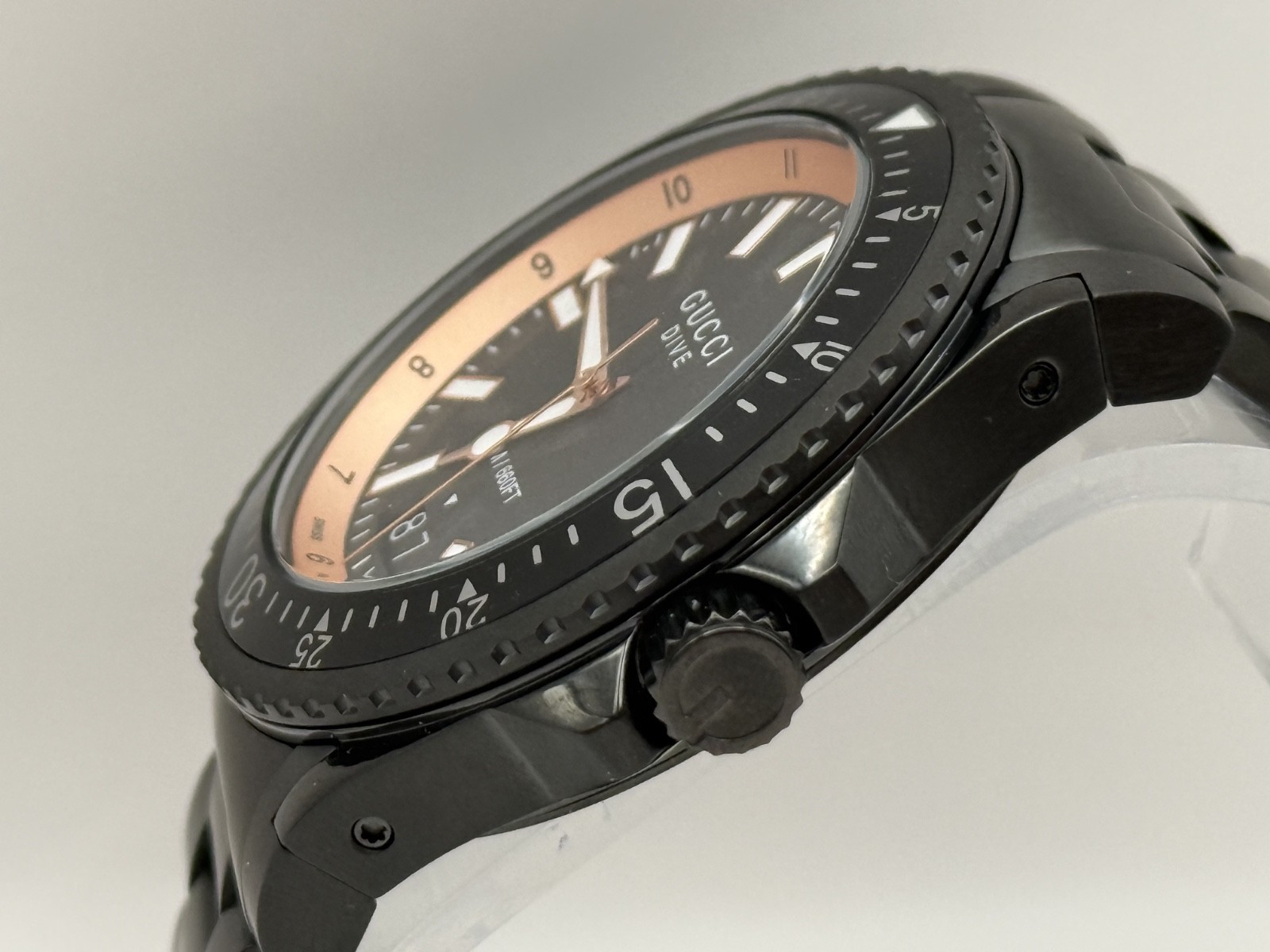 GUCCI Dive YA136213 Date Quartz Black Dial Mens Watch 45mm.