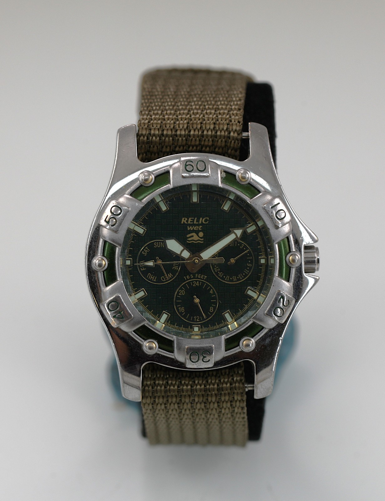 Relic Wet Watch Men Silver Stainless Steel 50m Brown Nylon Day Date Green Quartz