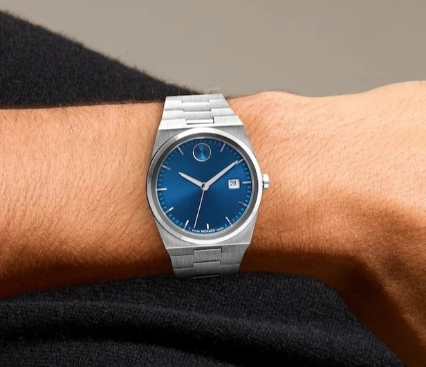 Movado Bold Quest 3601221 Blue Sunray Dial Stainless Steel 40mm Unisex Watch.