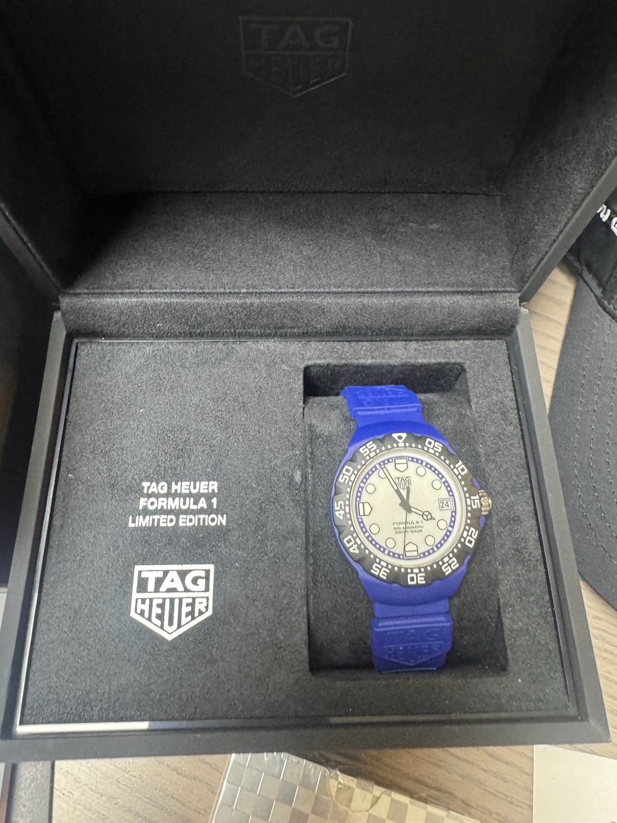 tag heuer formula 1 solargraph limited edition Singapore Grand Prix Limited
